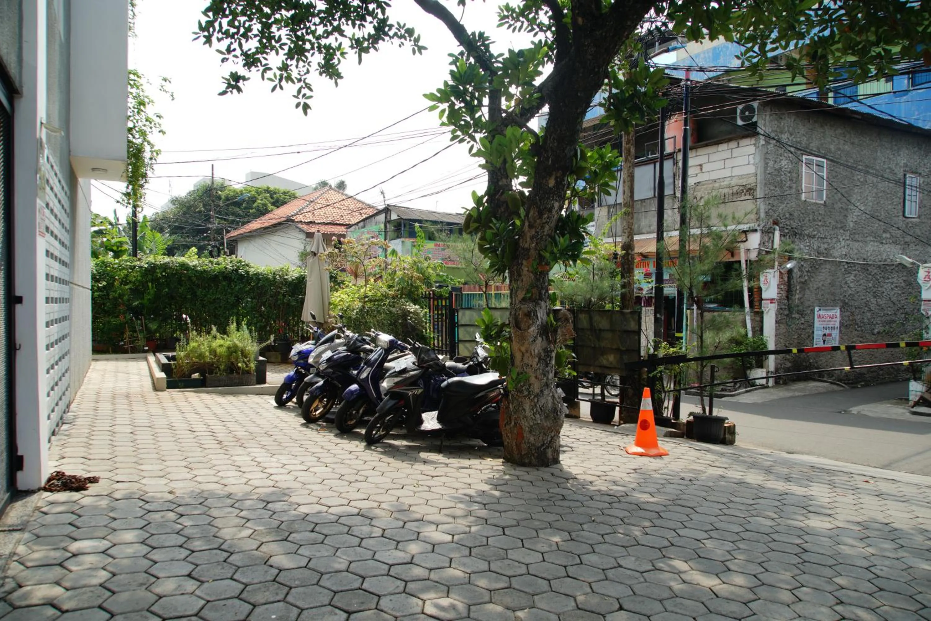 Facade/entrance, Property Building in Residence T63