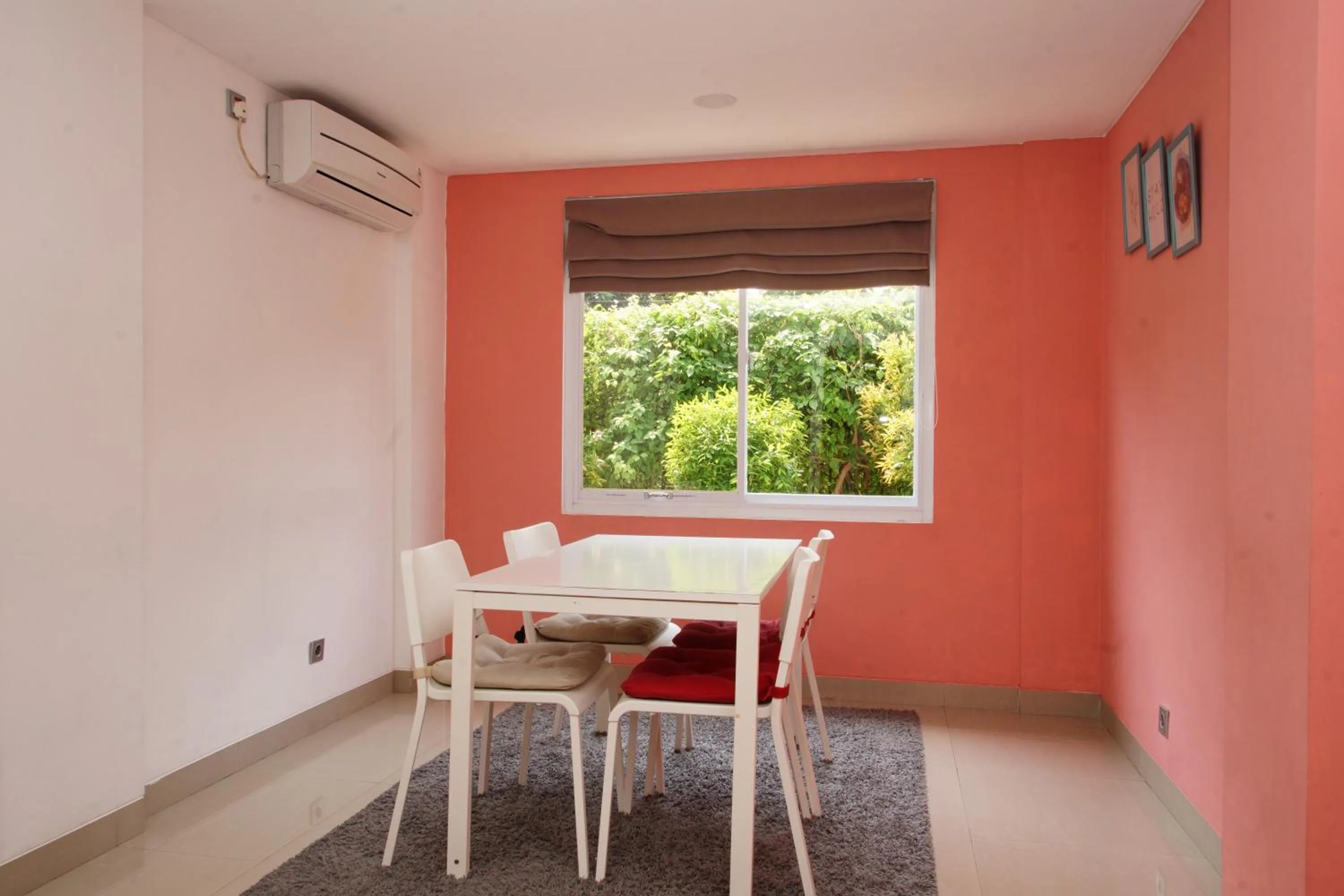 Living room, Dining Area in Residence T63