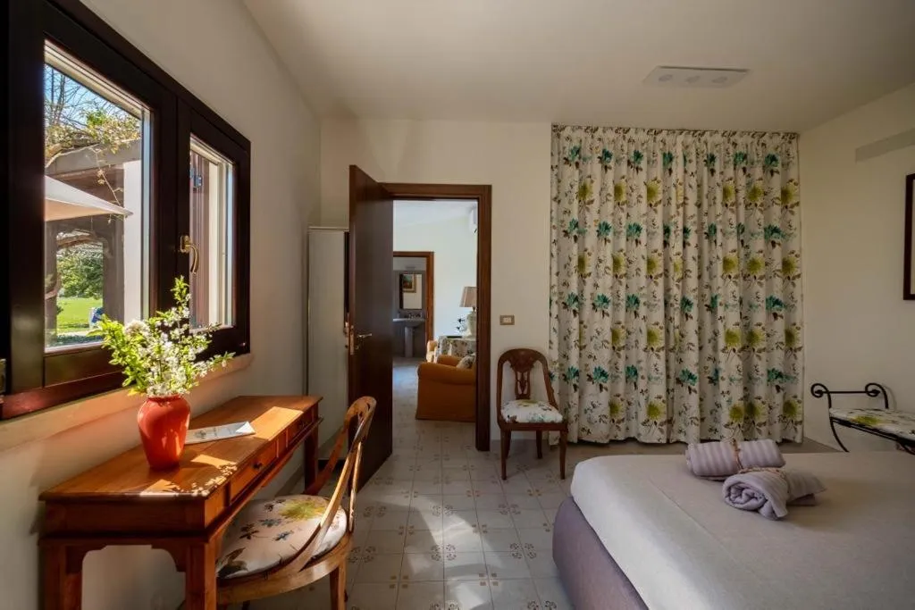 Photo of the whole room, Bed in Tenuta DonnAnna Agriturismo&Glamping