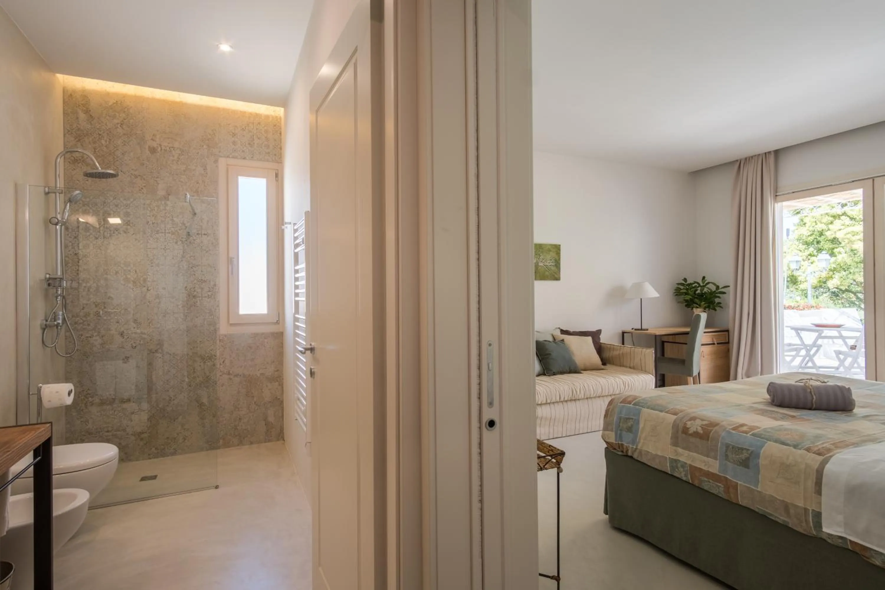 Bathroom, Bed in Tenuta DonnAnna Agriturismo&Glamping