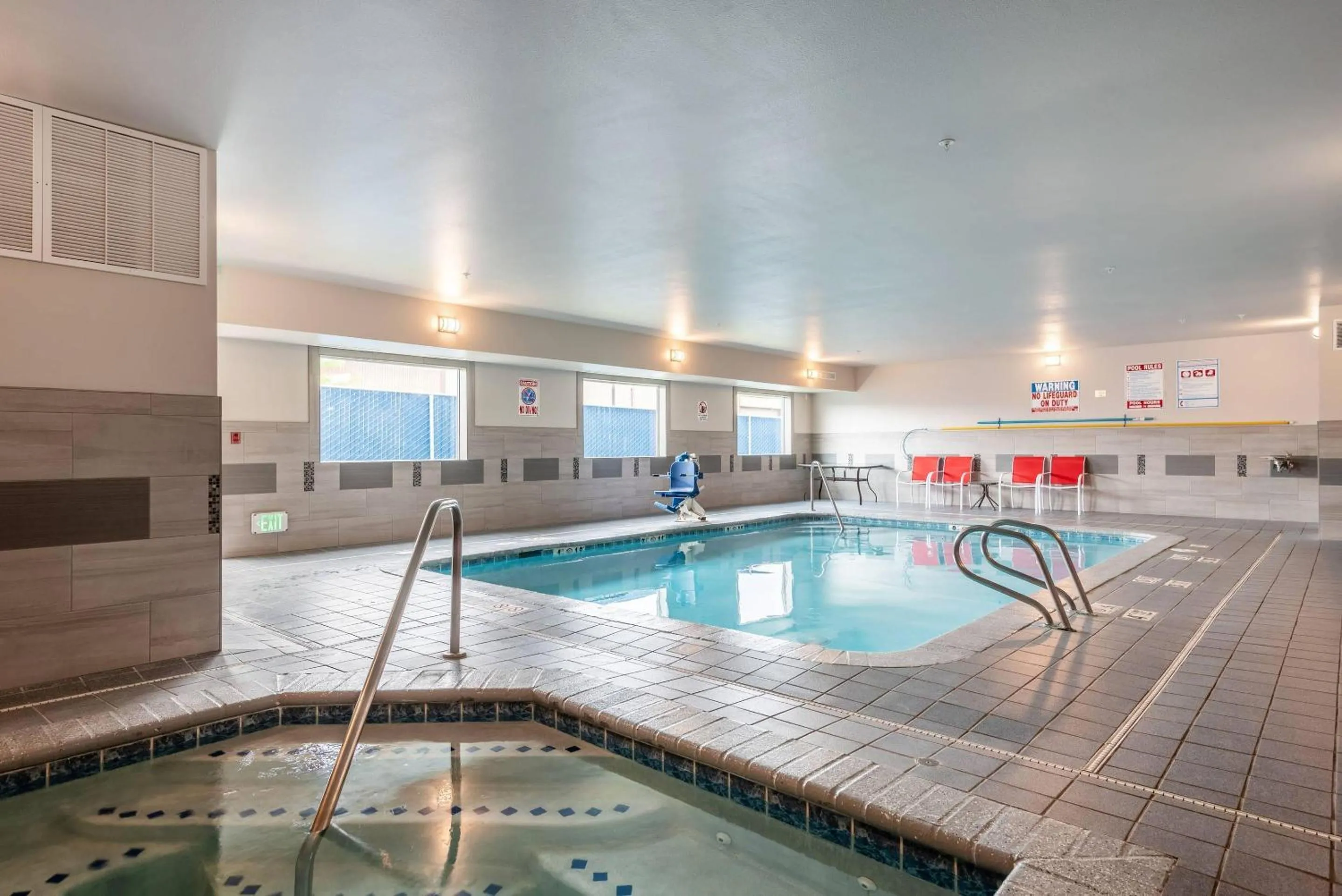 Swimming pool in Quality Inn & Suites Missoula Westside