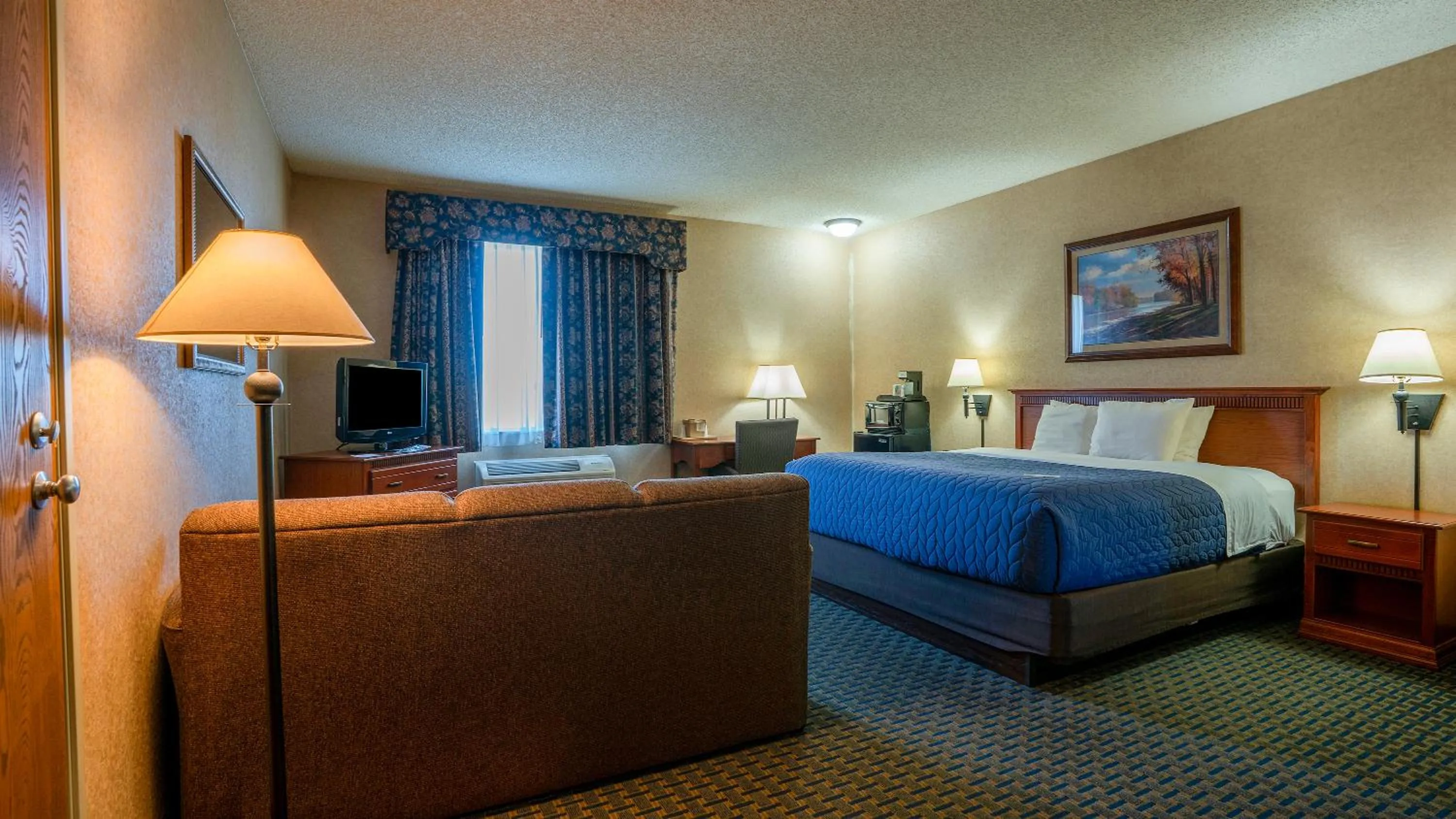 Photo of the whole room, Bed in Miles City Hotel