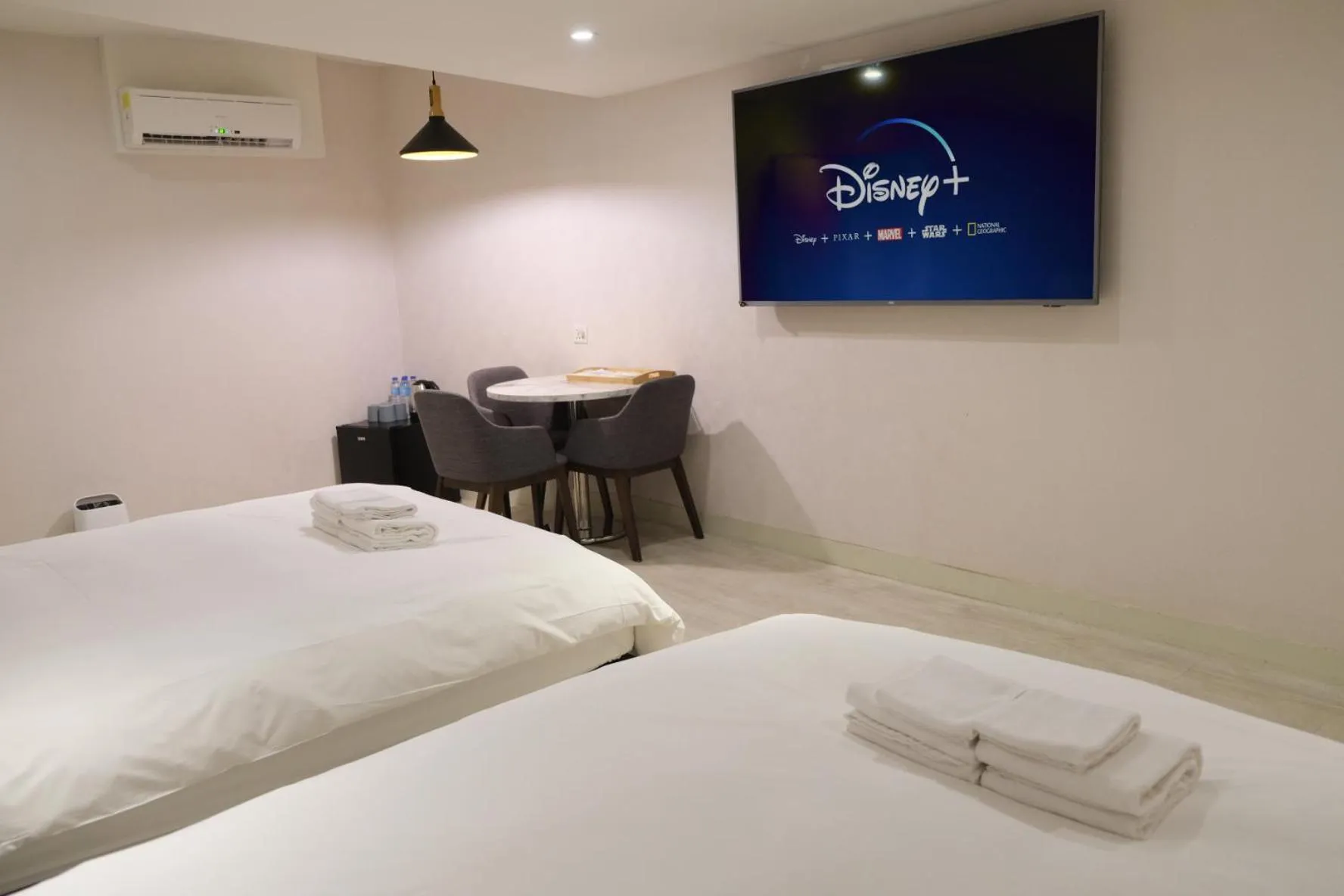 Bed in Members Hotel at Taipei 101