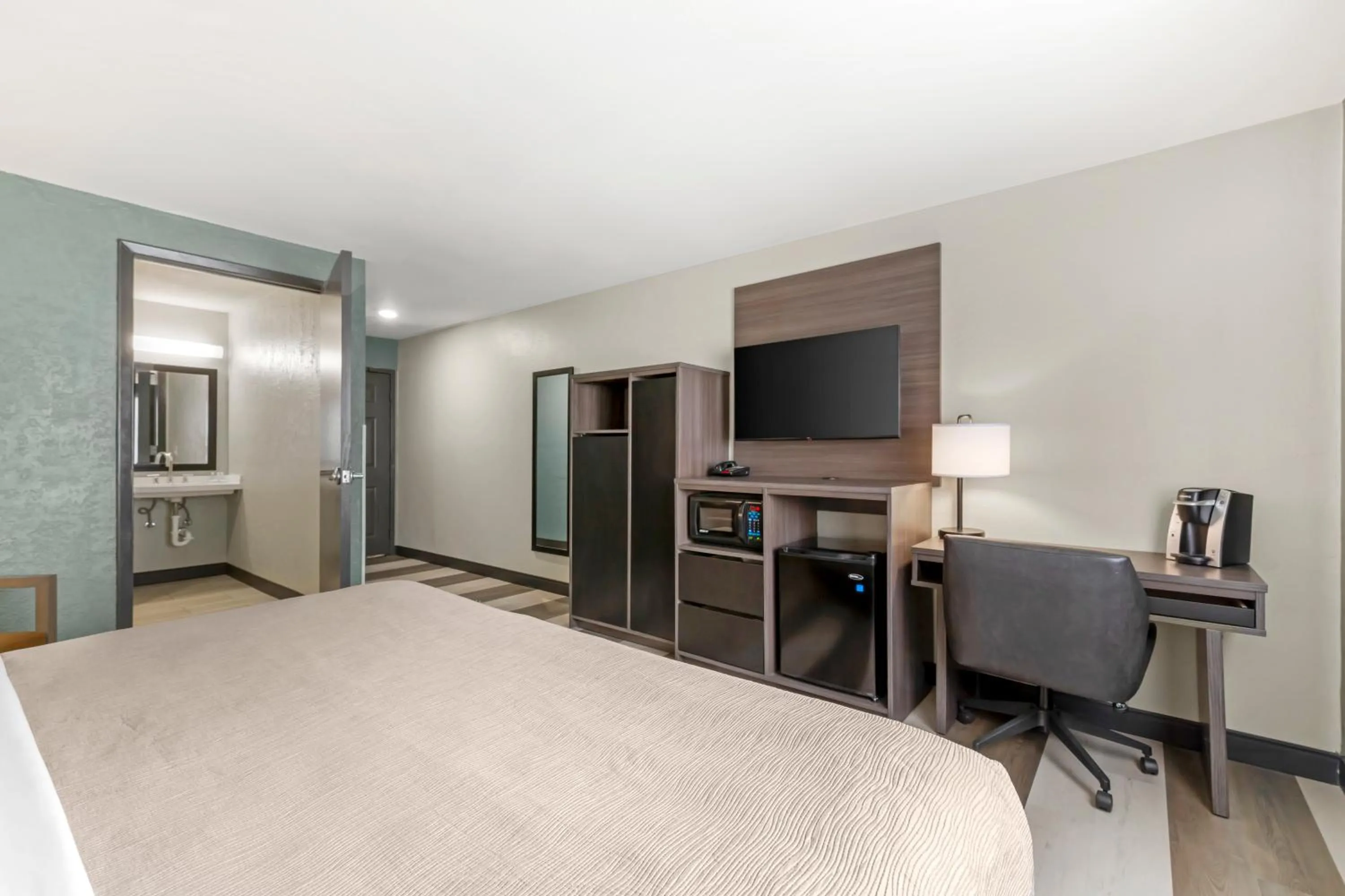 Bed in Quality Inn Dillon I-15