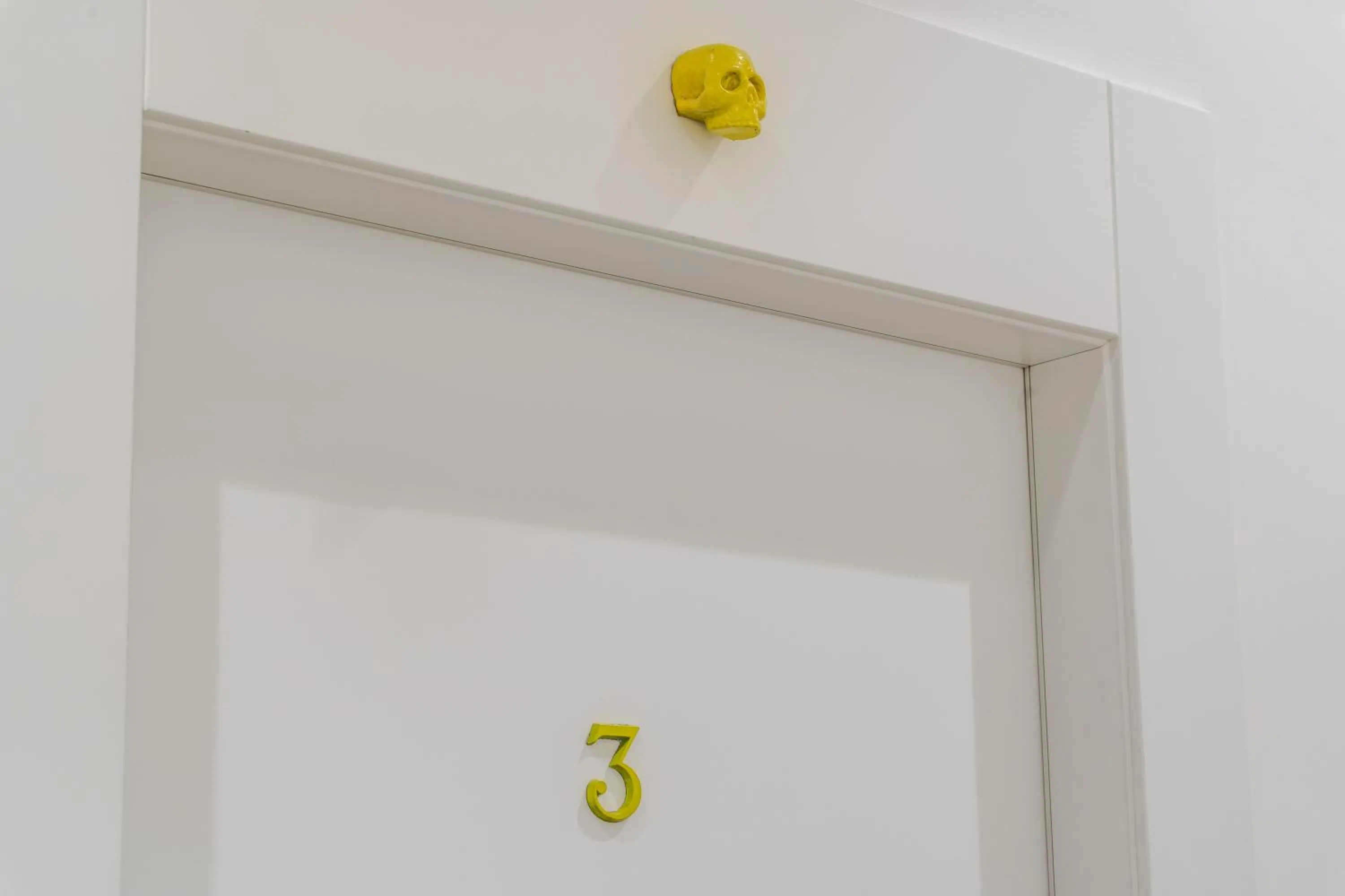 Logo/Certificate/Sign in Gallery Suite Naples