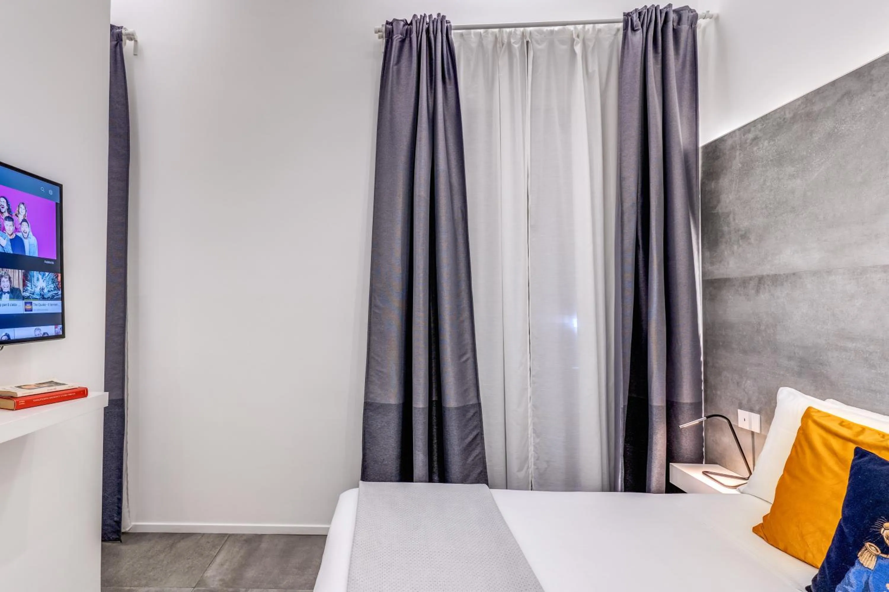 Bed in Gallery Suite Naples