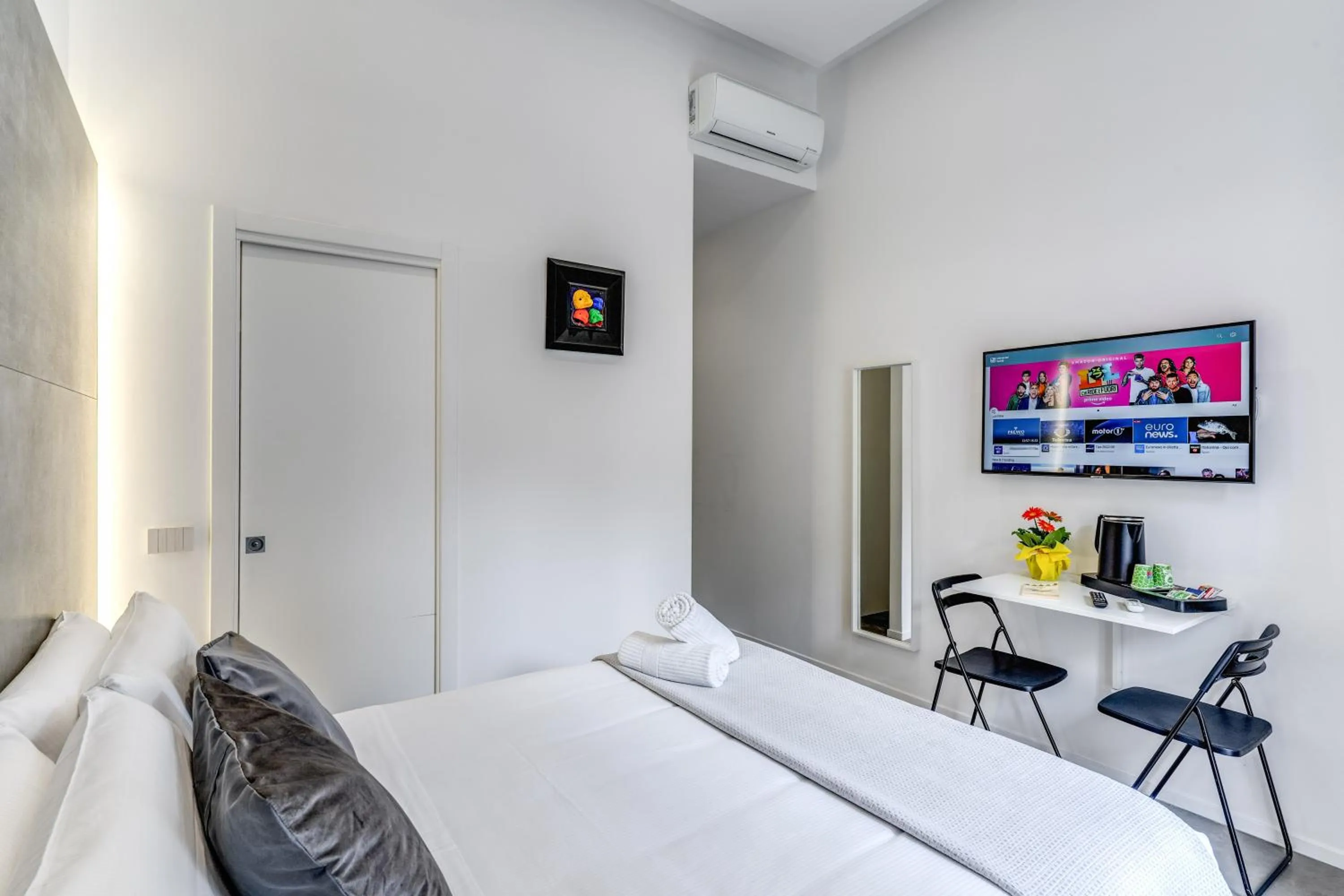 Bed in Gallery Suite Naples