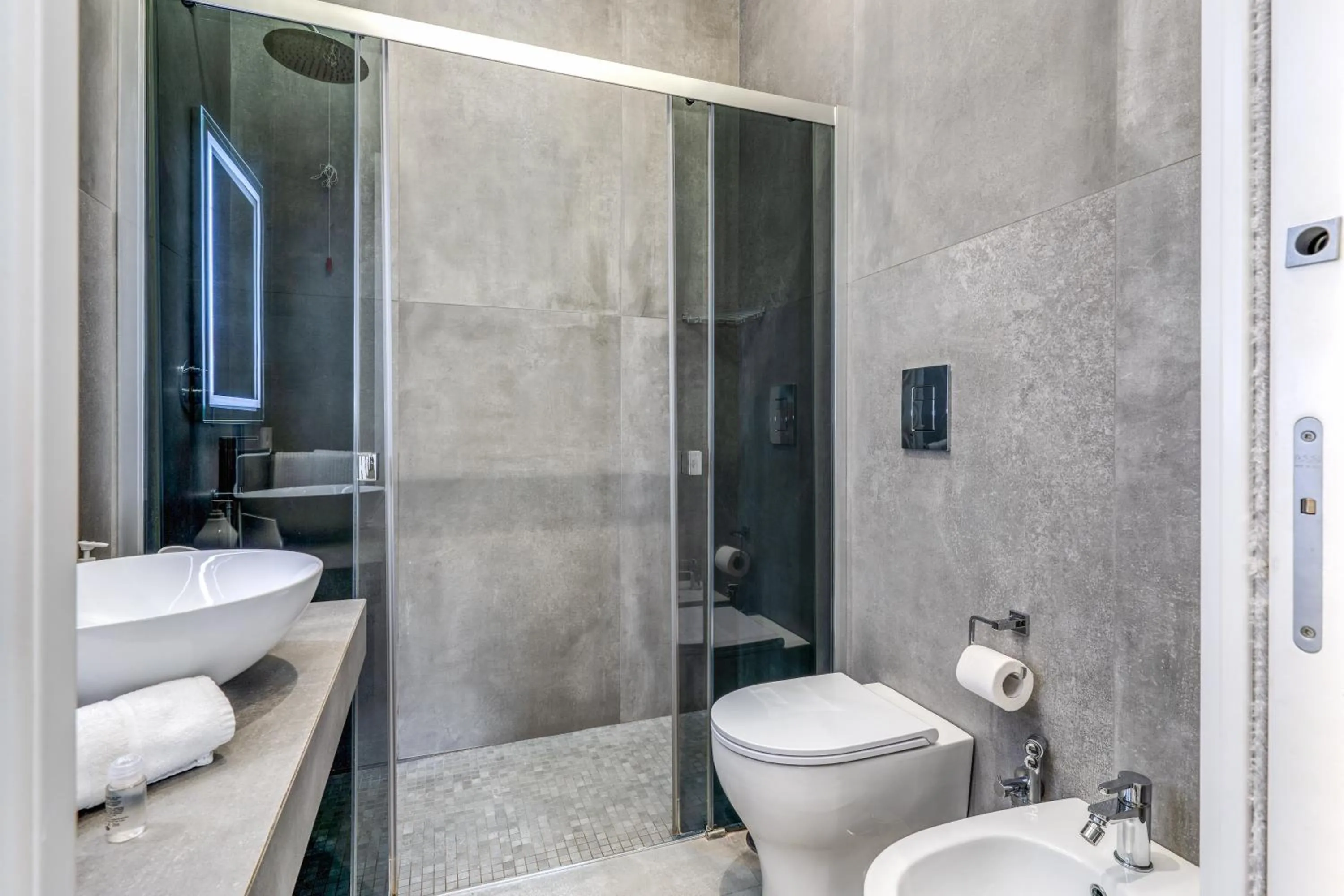 Shower in Gallery Suite Naples