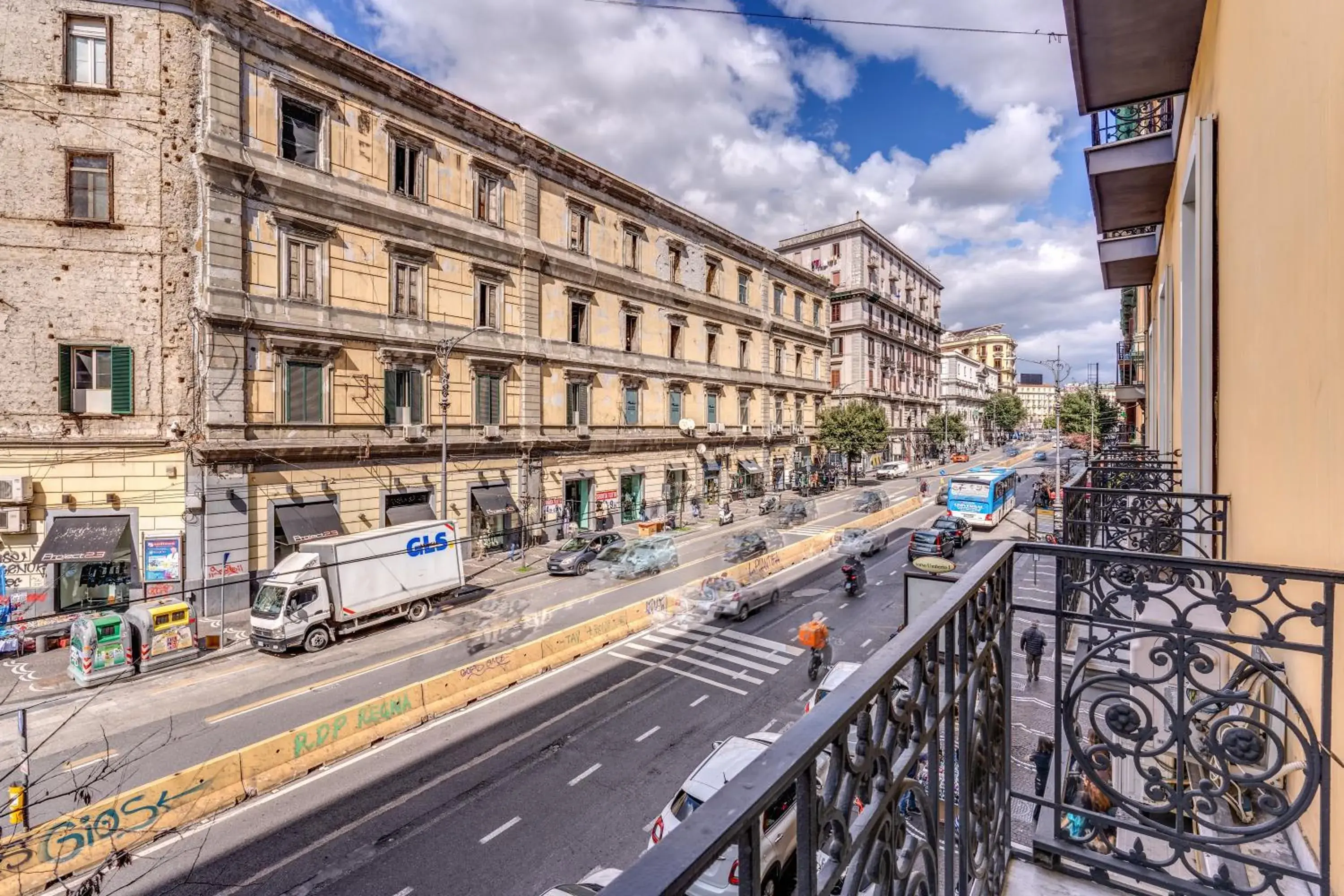 Queen Suite with Spa Bath in Gallery Suite Naples Queen Suite with Spa Bath in Gallery Suite Naples