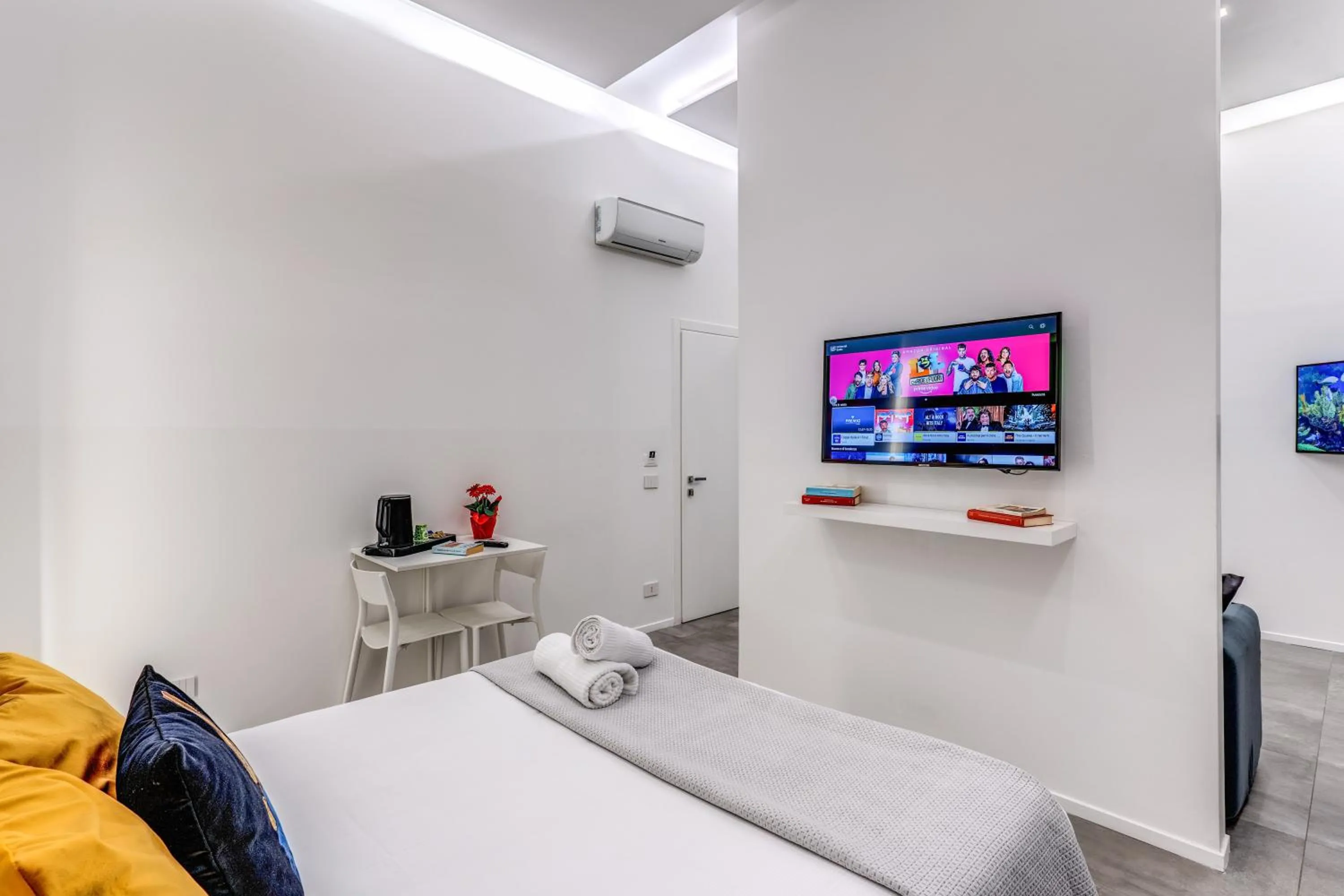 Bed in Gallery Suite Naples