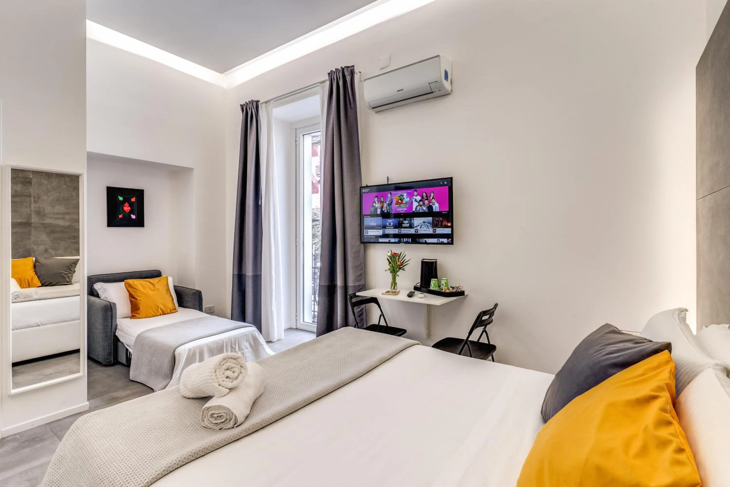 Bed in Gallery Suite Naples