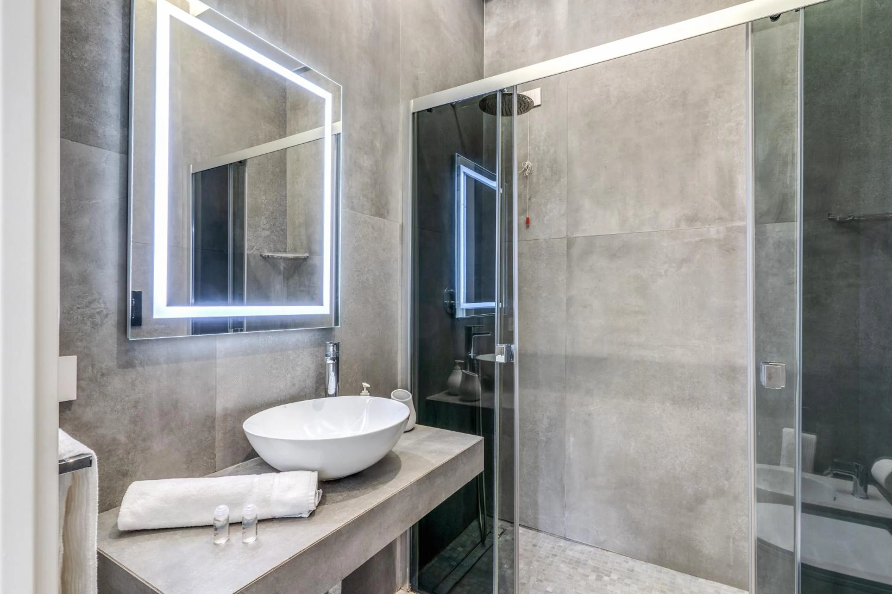Shower in Gallery Suite Naples