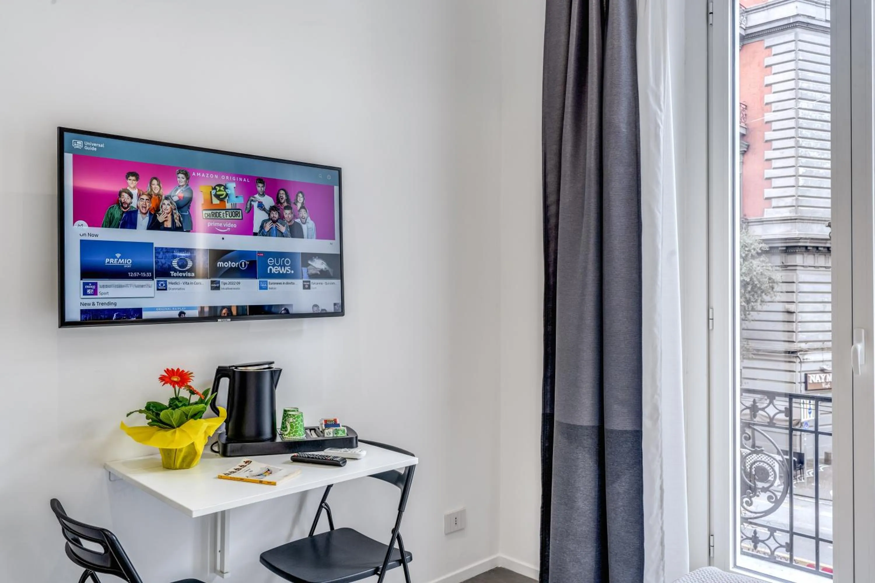 TV and multimedia in Gallery Suite Naples