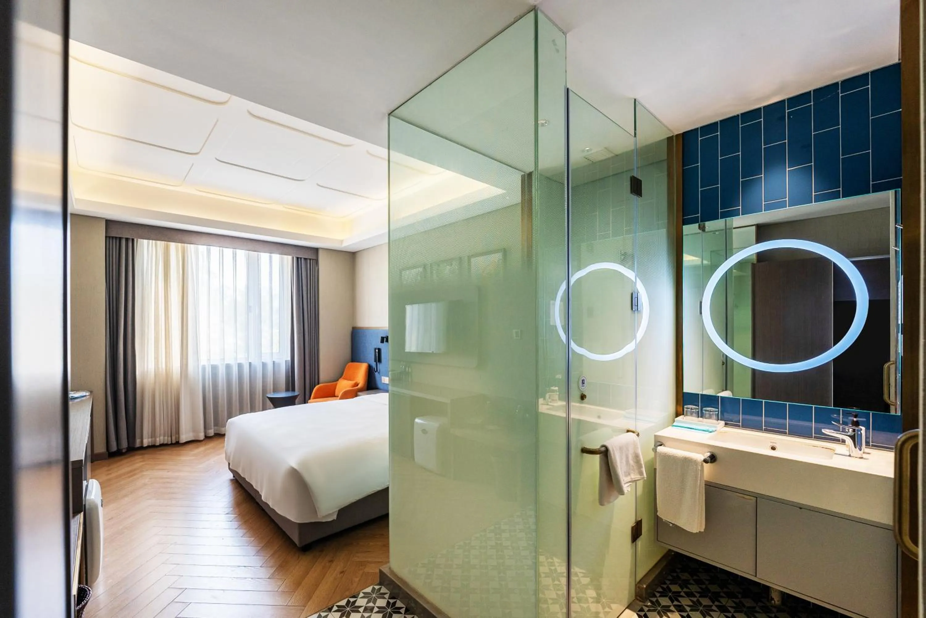 Photo of the whole room, Bed in Holiday Inn Express Beijing Badaling by IHG