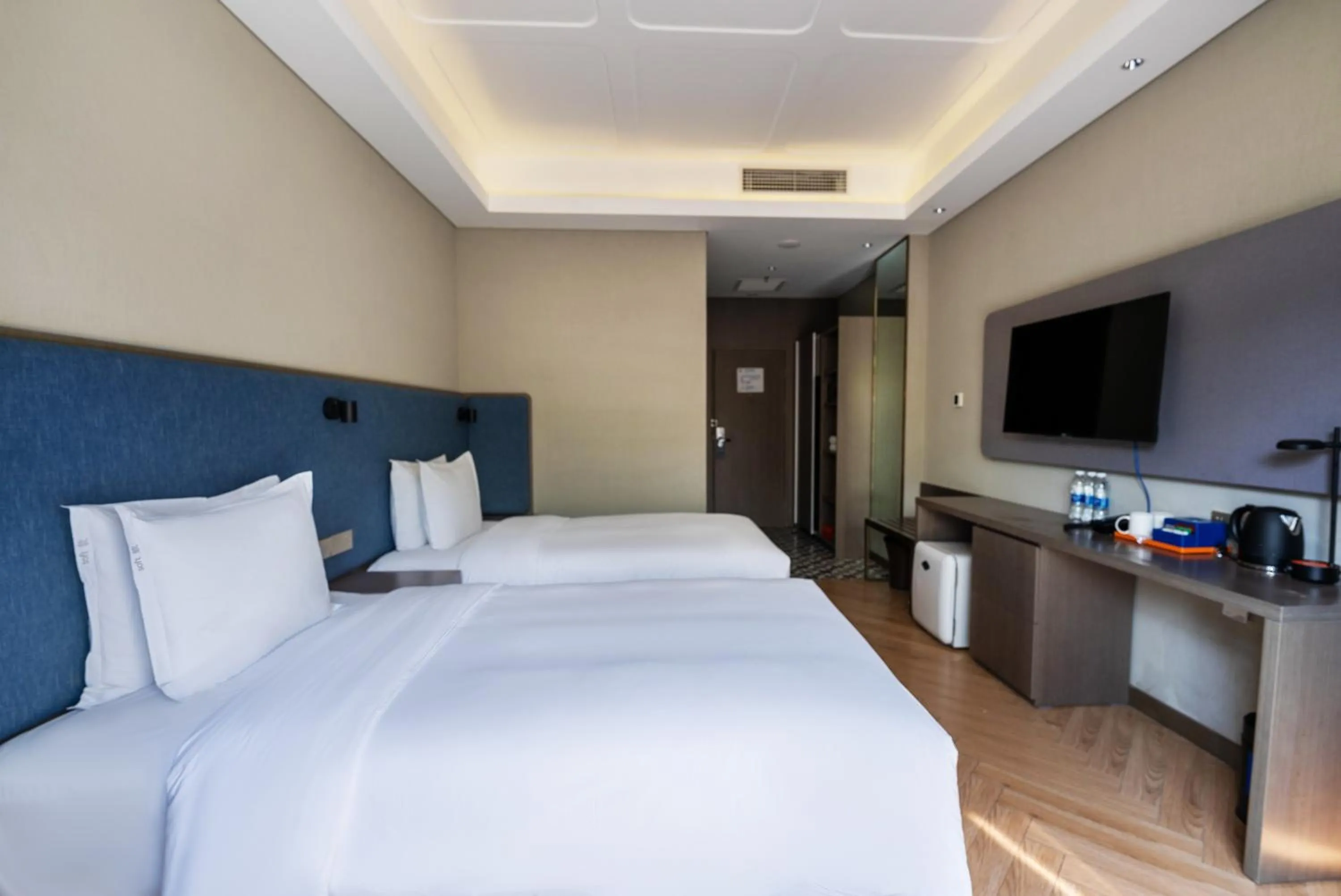 Bedroom, Bed in Holiday Inn Express Beijing Badaling by IHG