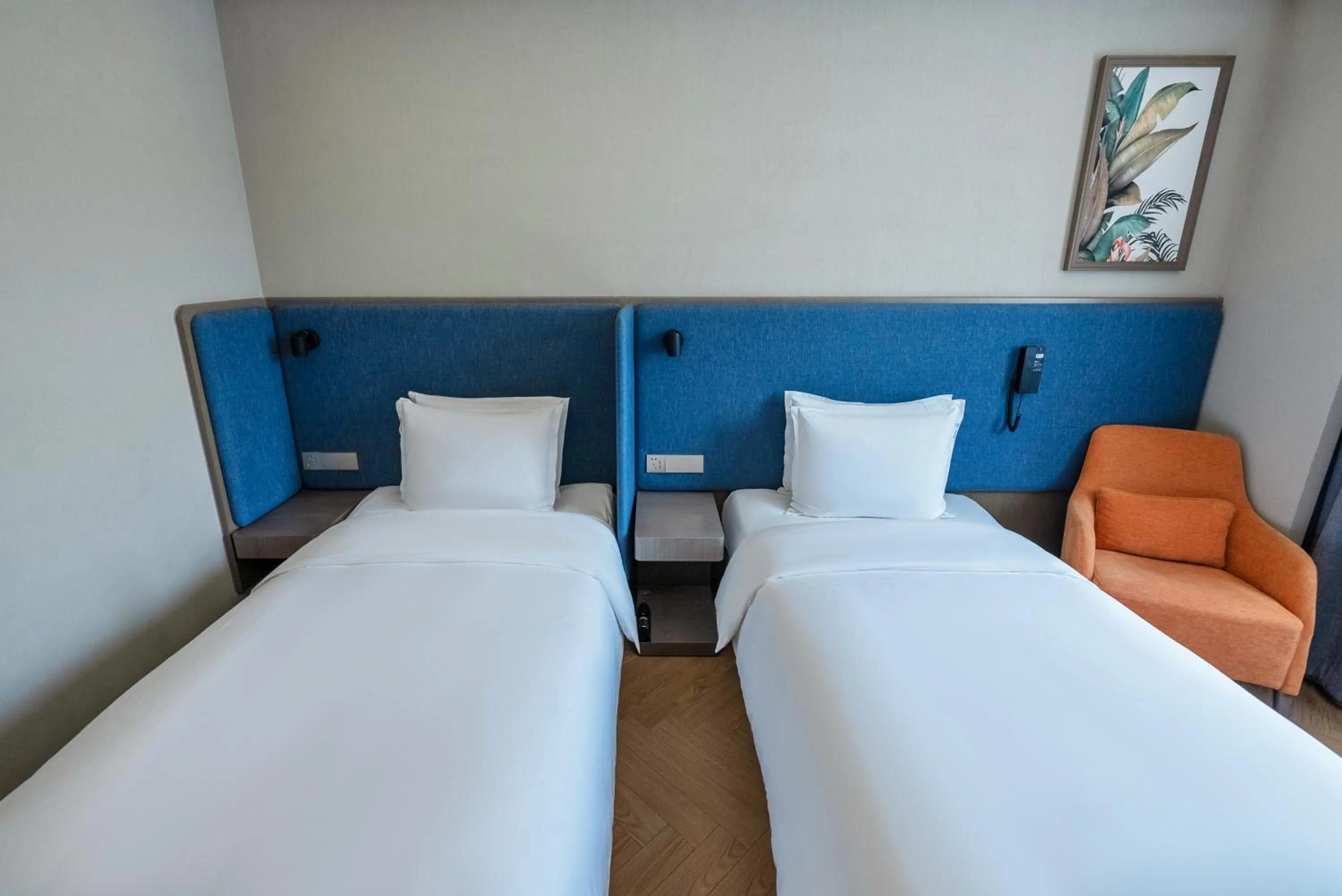 Bed in Holiday Inn Express Beijing Badaling by IHG