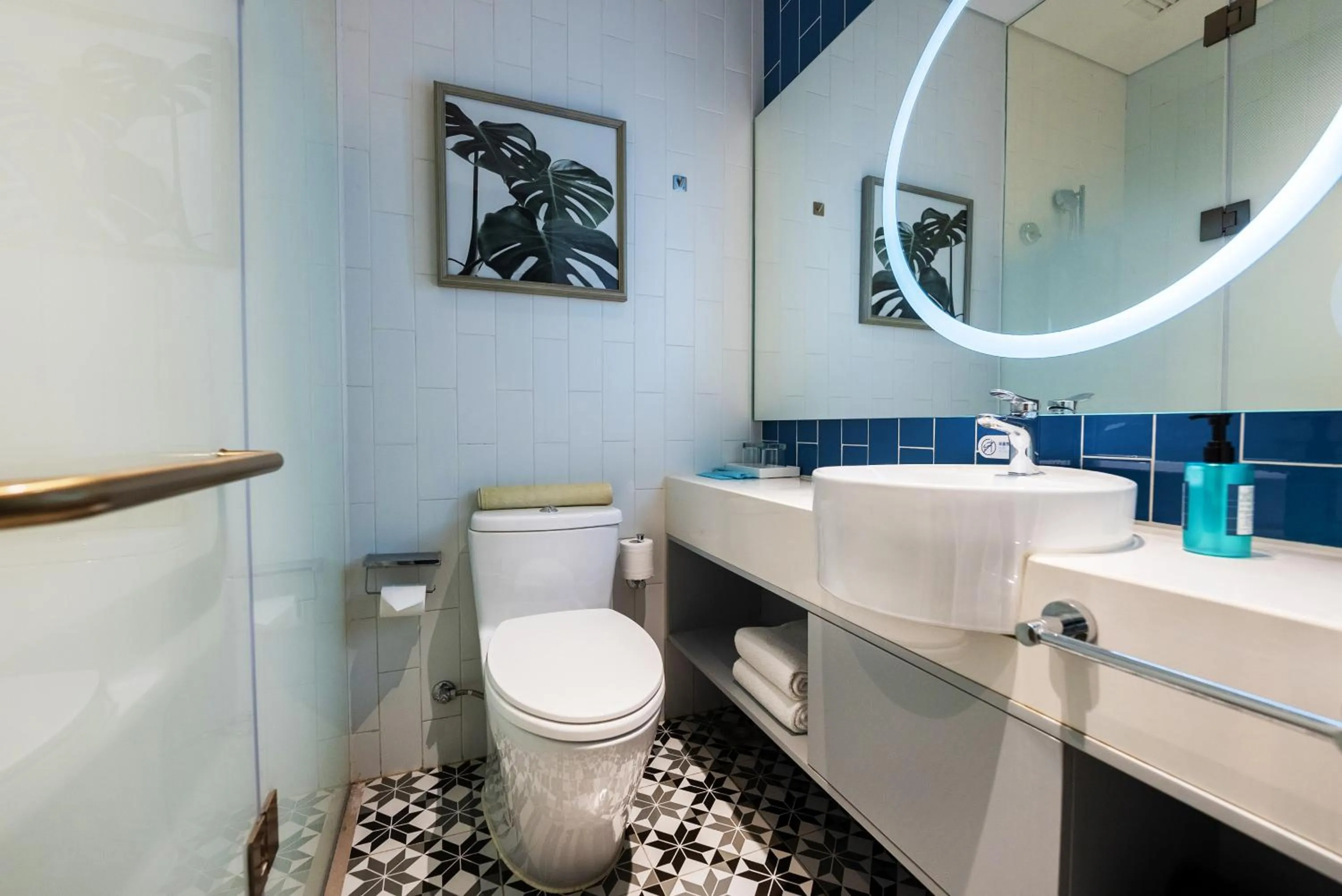 Toilet in Holiday Inn Express Beijing Badaling by IHG