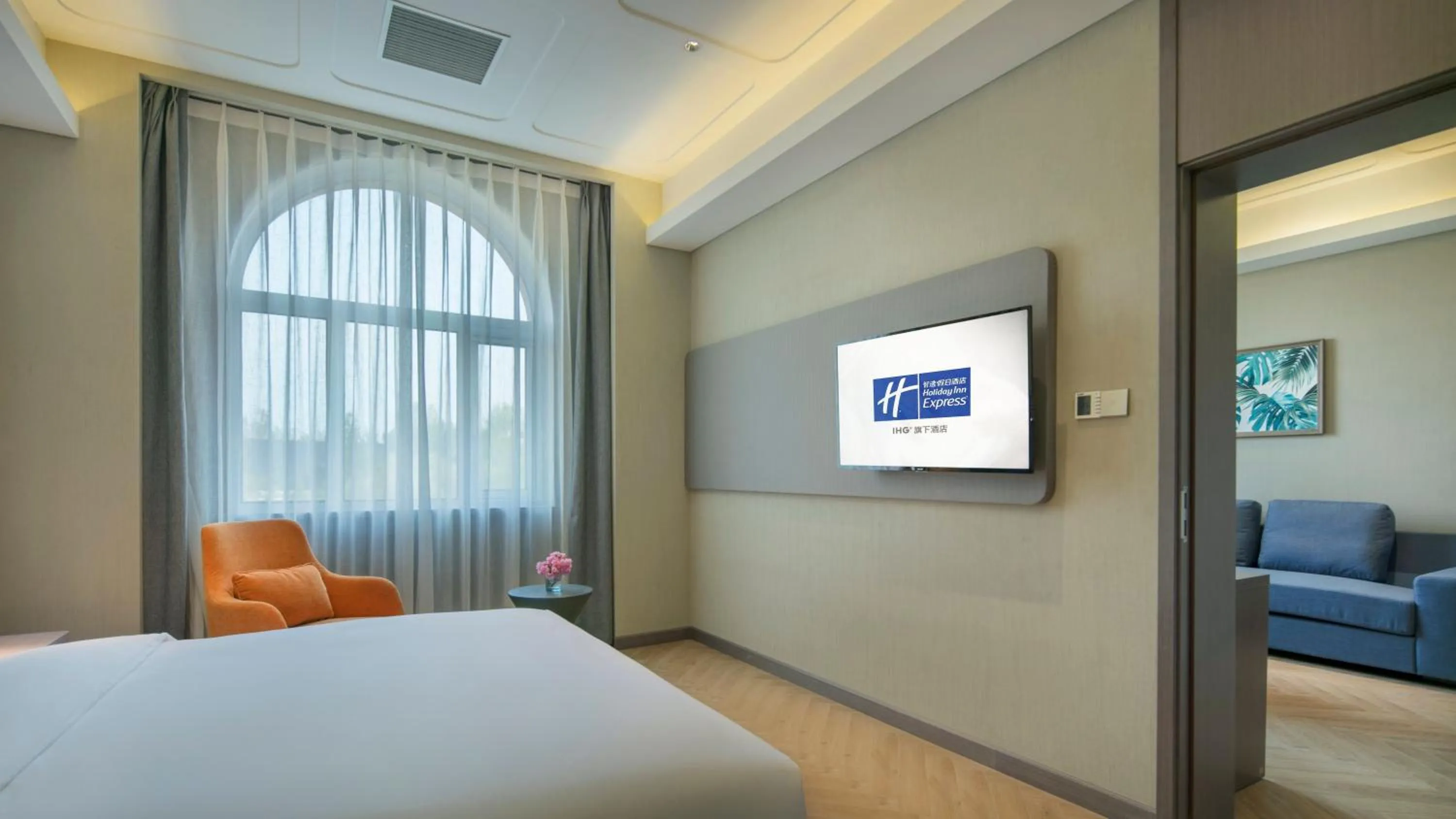Bedroom, Bed in Holiday Inn Express Beijing Badaling by IHG