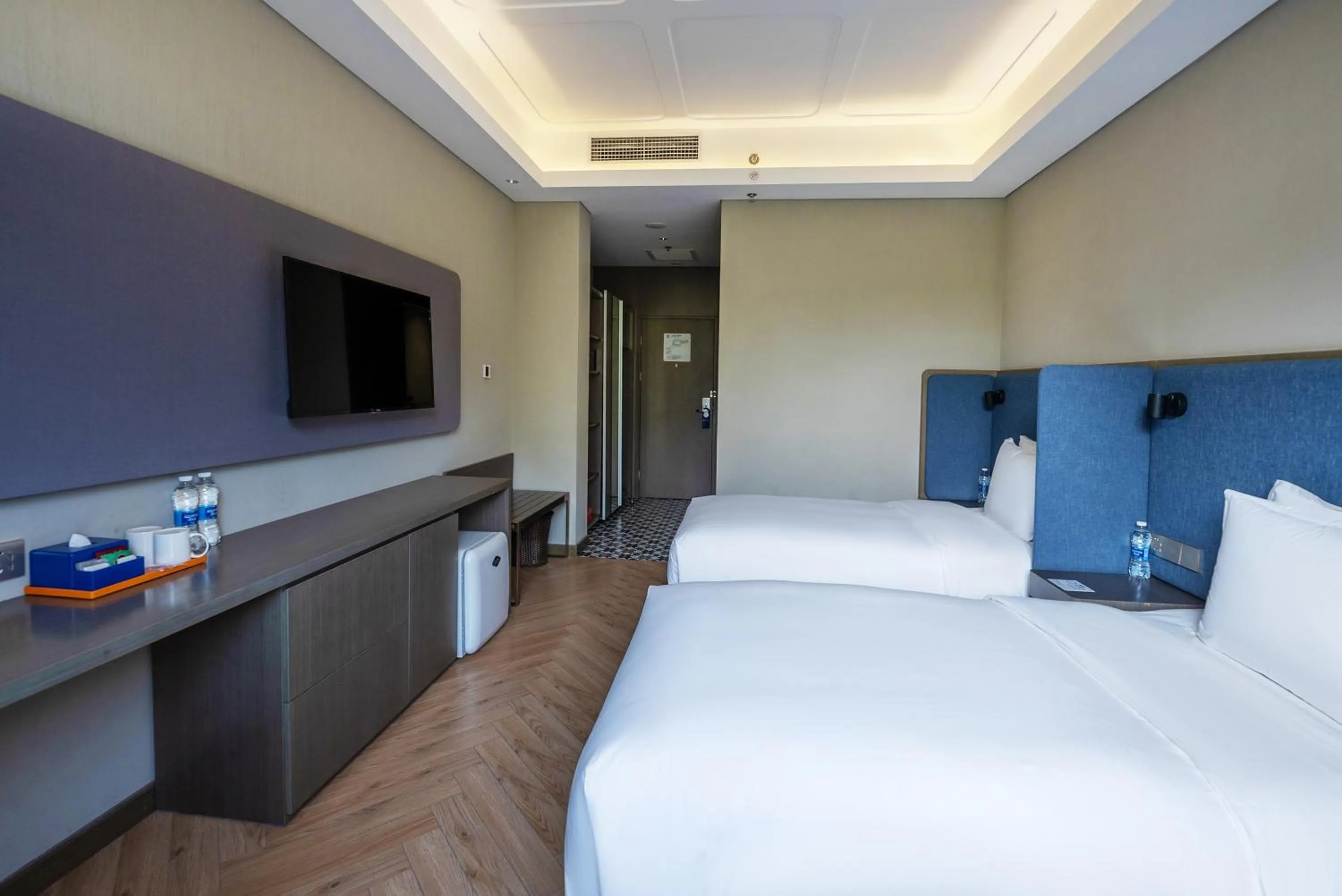 Bedroom, Bed in Holiday Inn Express Beijing Badaling by IHG