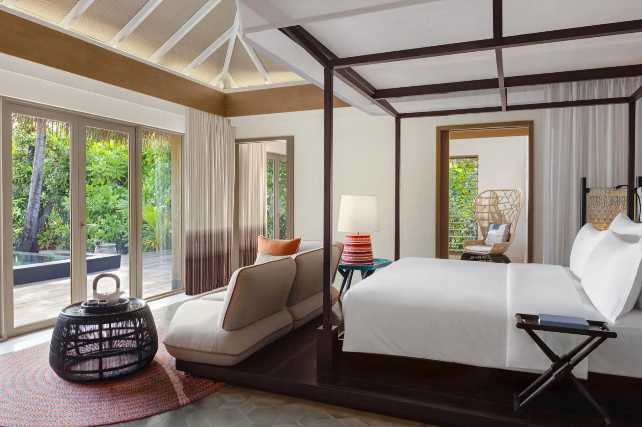 Photo of the whole room, Bed in Intercontinental Maldives Maamunagau Resort with Club benefits by IHG