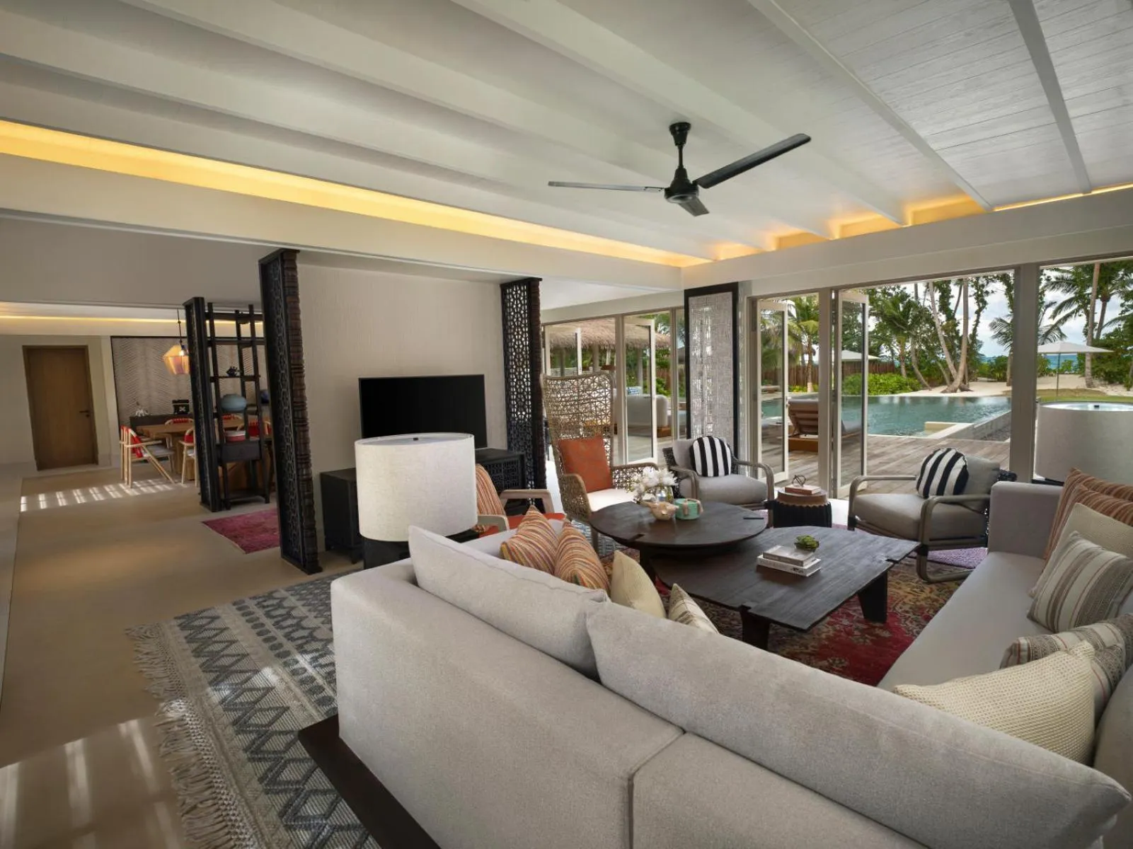Living room in Intercontinental Maldives Maamunagau Resort with Club benefits by IHG