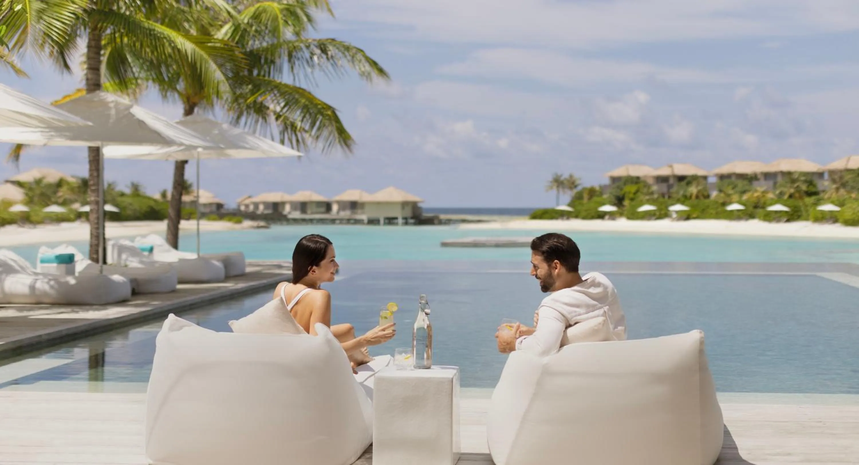 Restaurant/places to eat in Intercontinental Maldives Maamunagau Resort with Club benefits by IHG