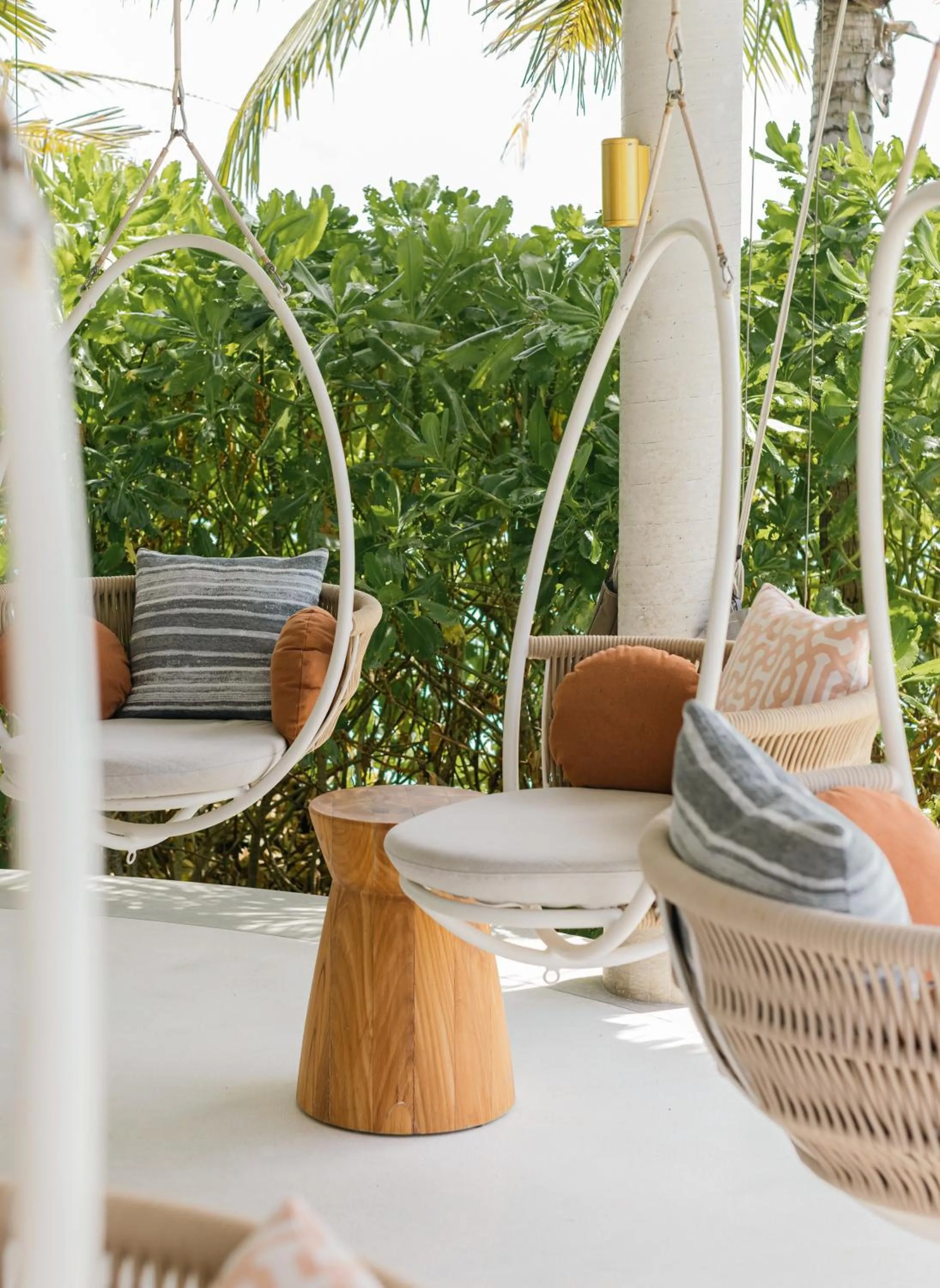 Restaurant/places to eat in Intercontinental Maldives Maamunagau Resort with Club benefits by IHG