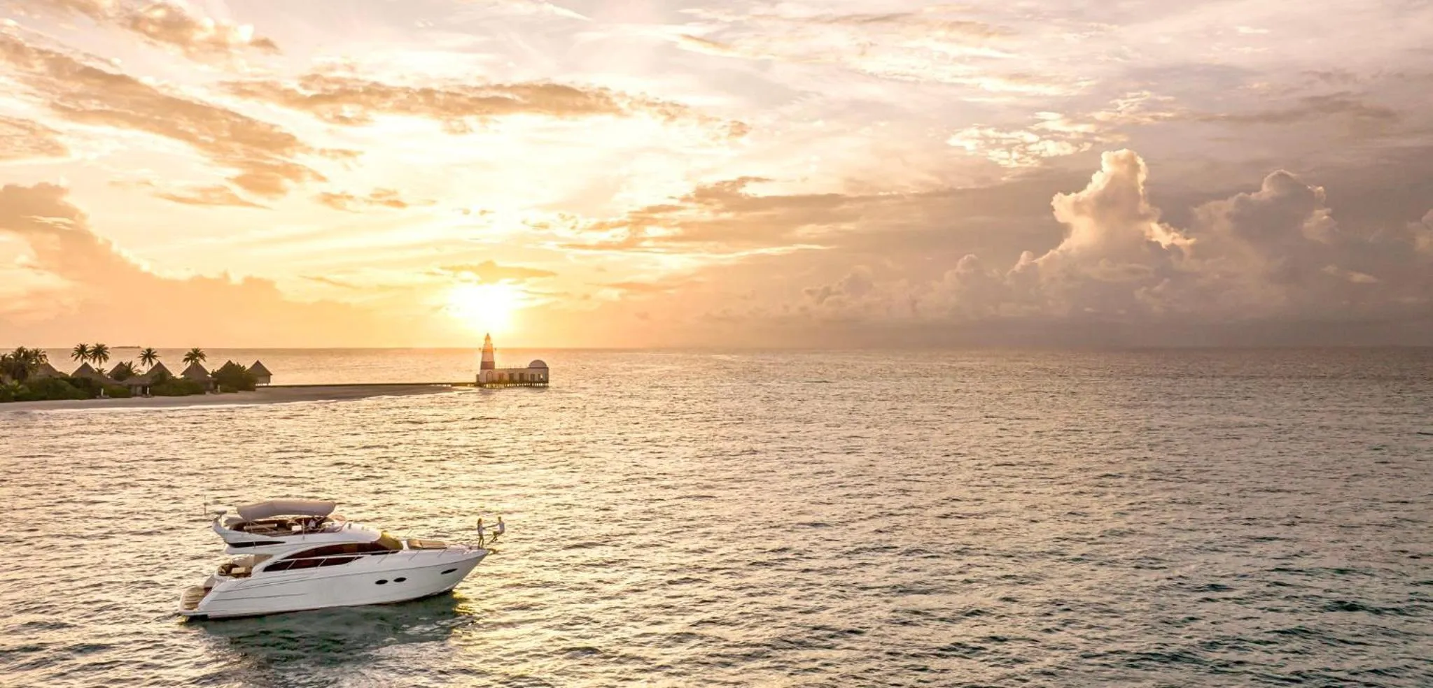 Area and facilities in Intercontinental Maldives Maamunagau Resort with Club benefits by IHG