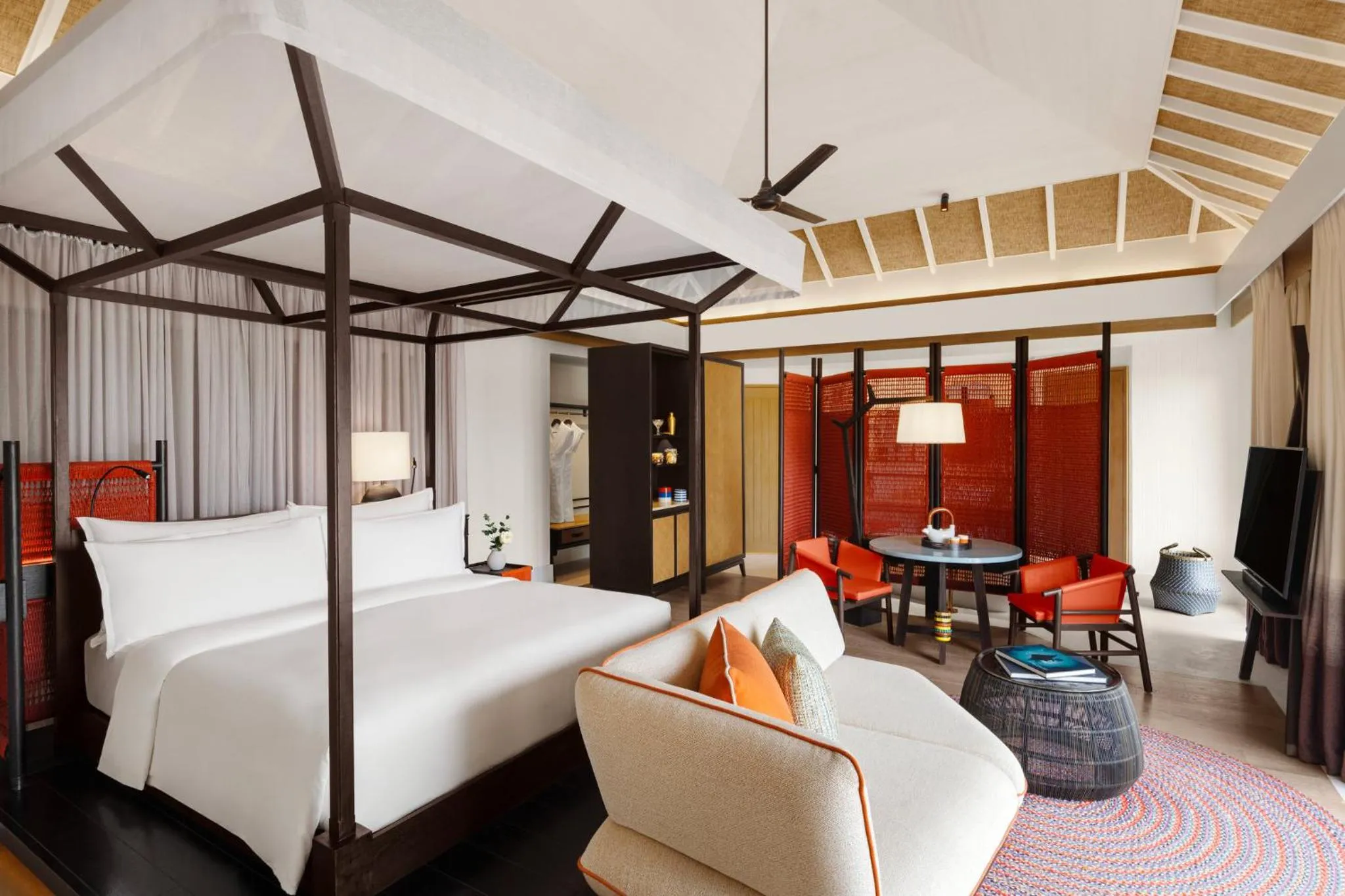 Photo of the whole room, Bed in Intercontinental Maldives Maamunagau Resort with Club benefits by IHG