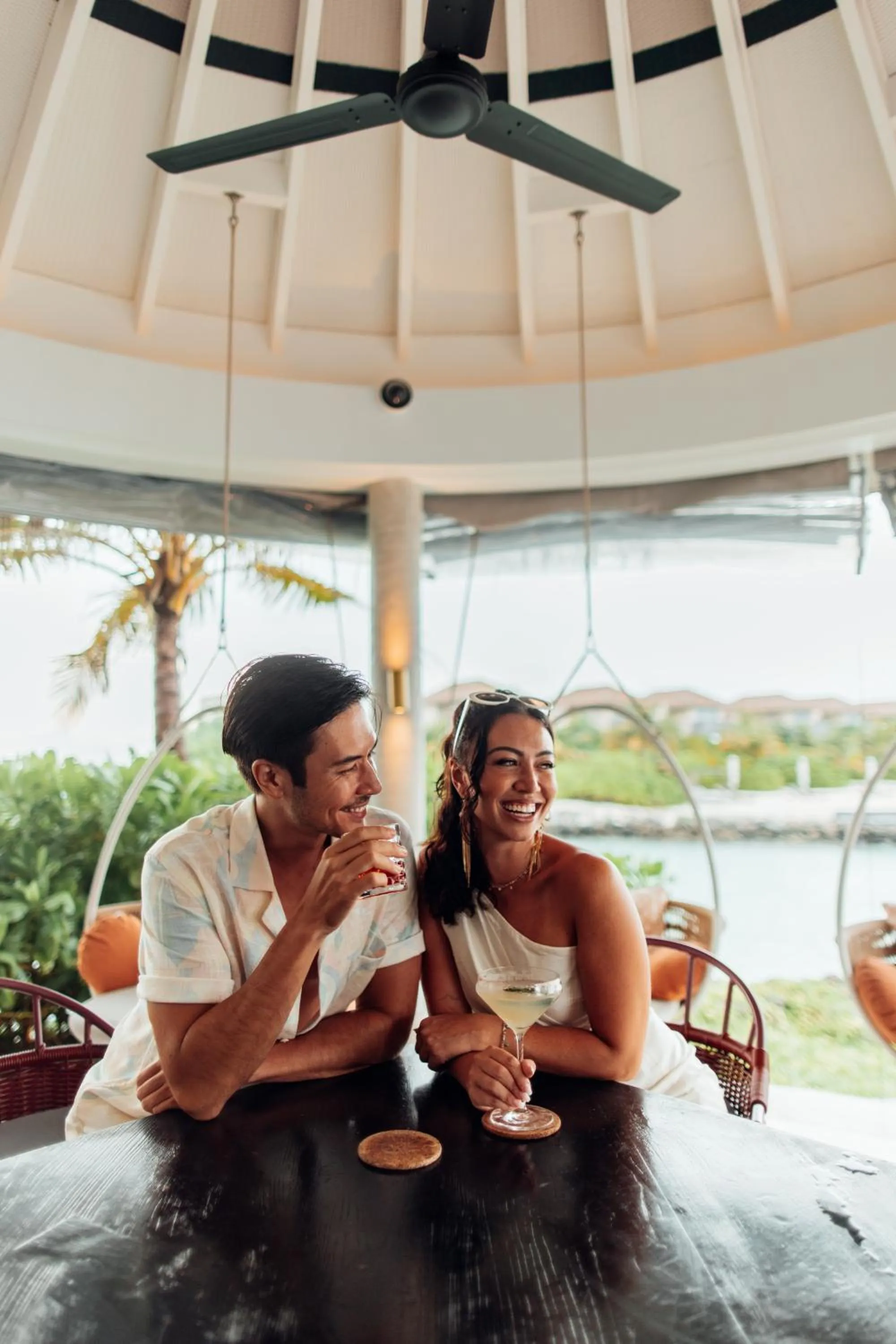 Restaurant/places to eat in Intercontinental Maldives Maamunagau Resort with Club benefits by IHG