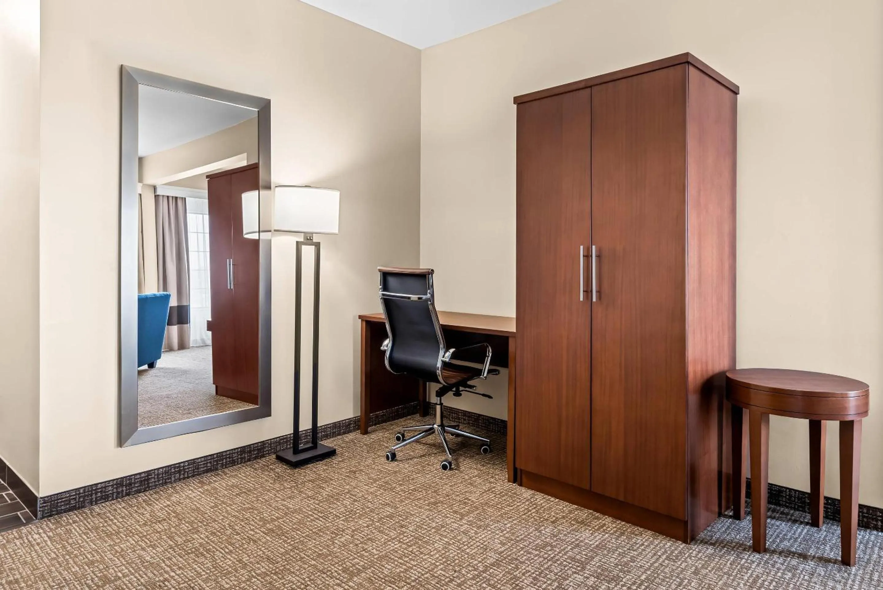 Bedroom in Comfort Suites near Camp Lejeune