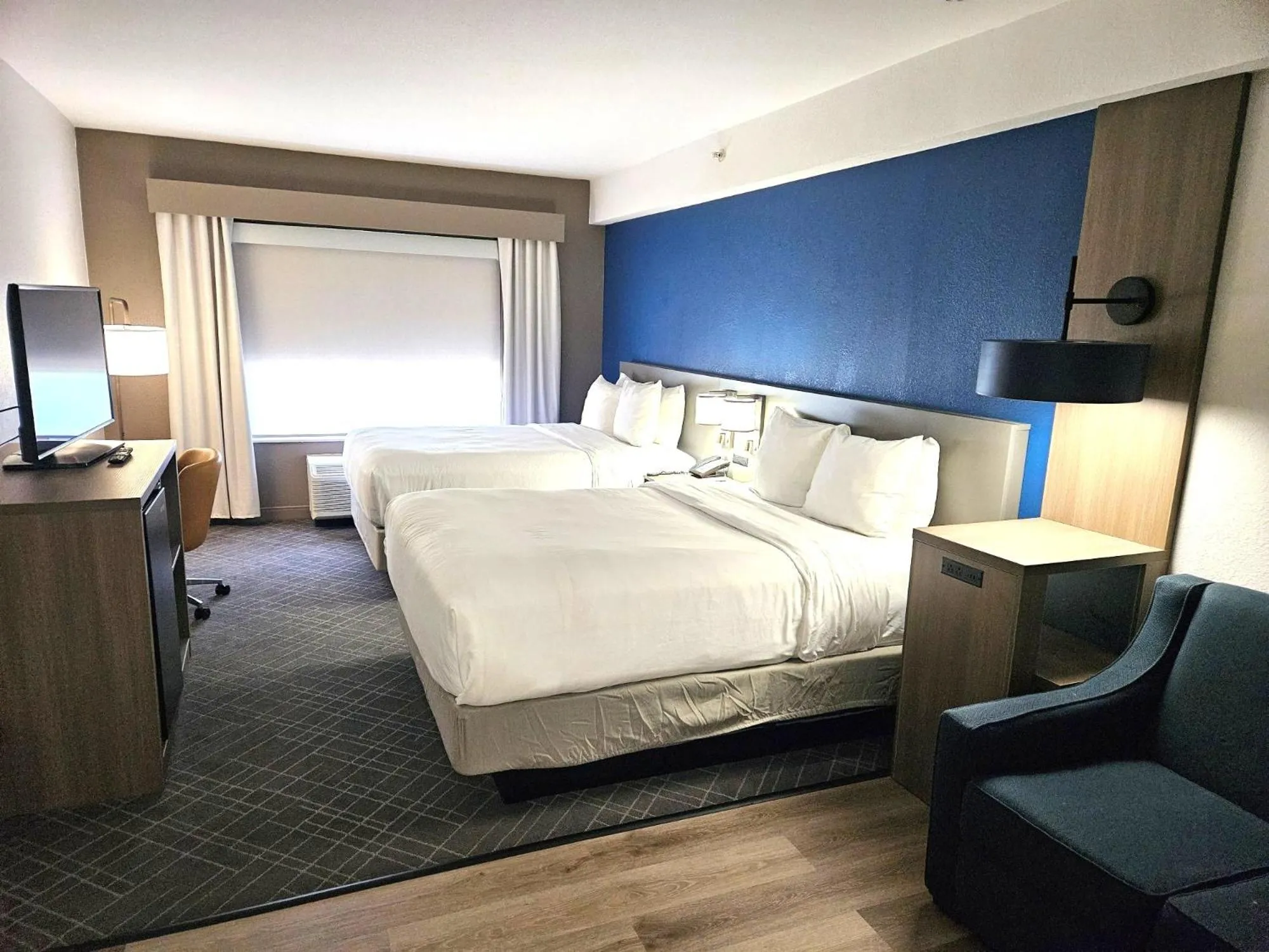 Bedroom, Bed in Comfort Suites Gastonia - Charlotte