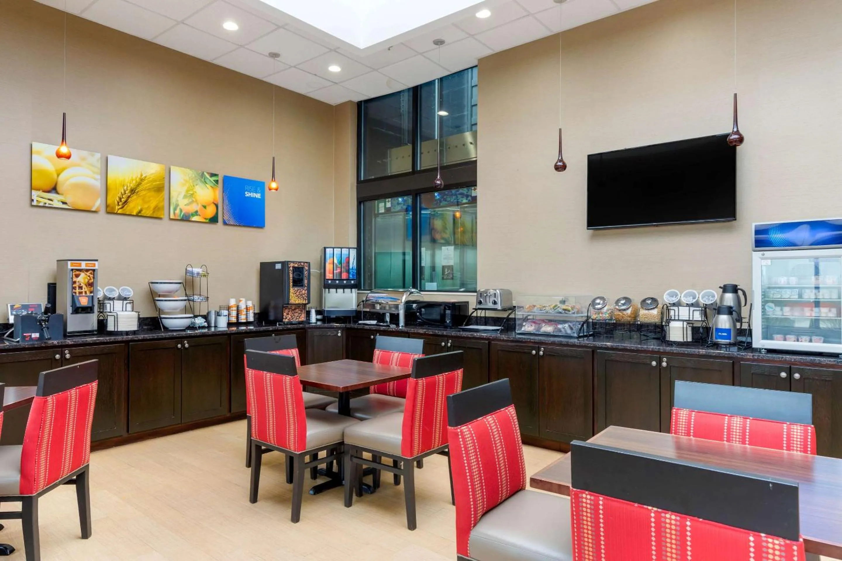 Breakfast in Comfort Inn North of Asheville