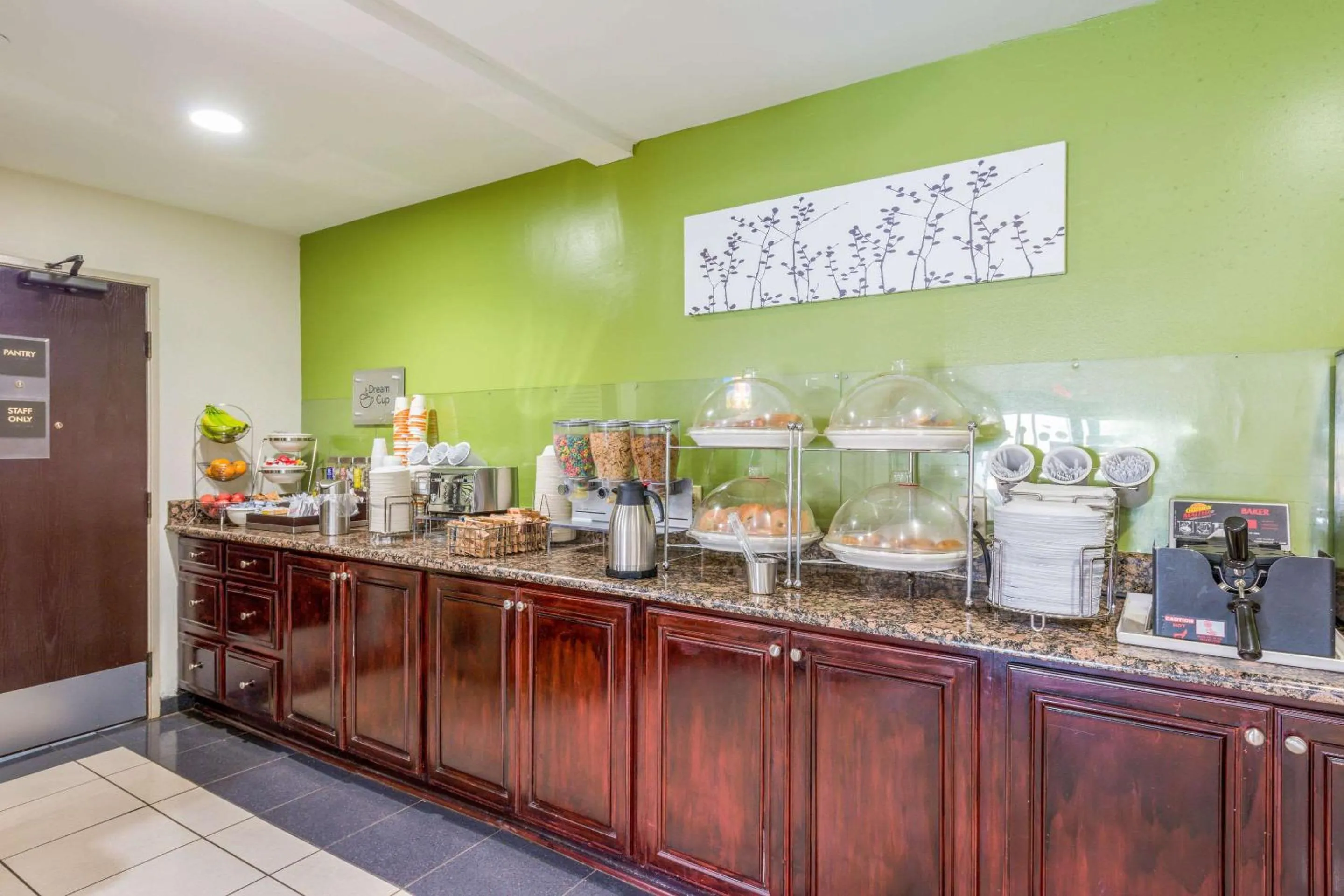 Restaurant/places to eat in Sleep Inn Statesville I-40