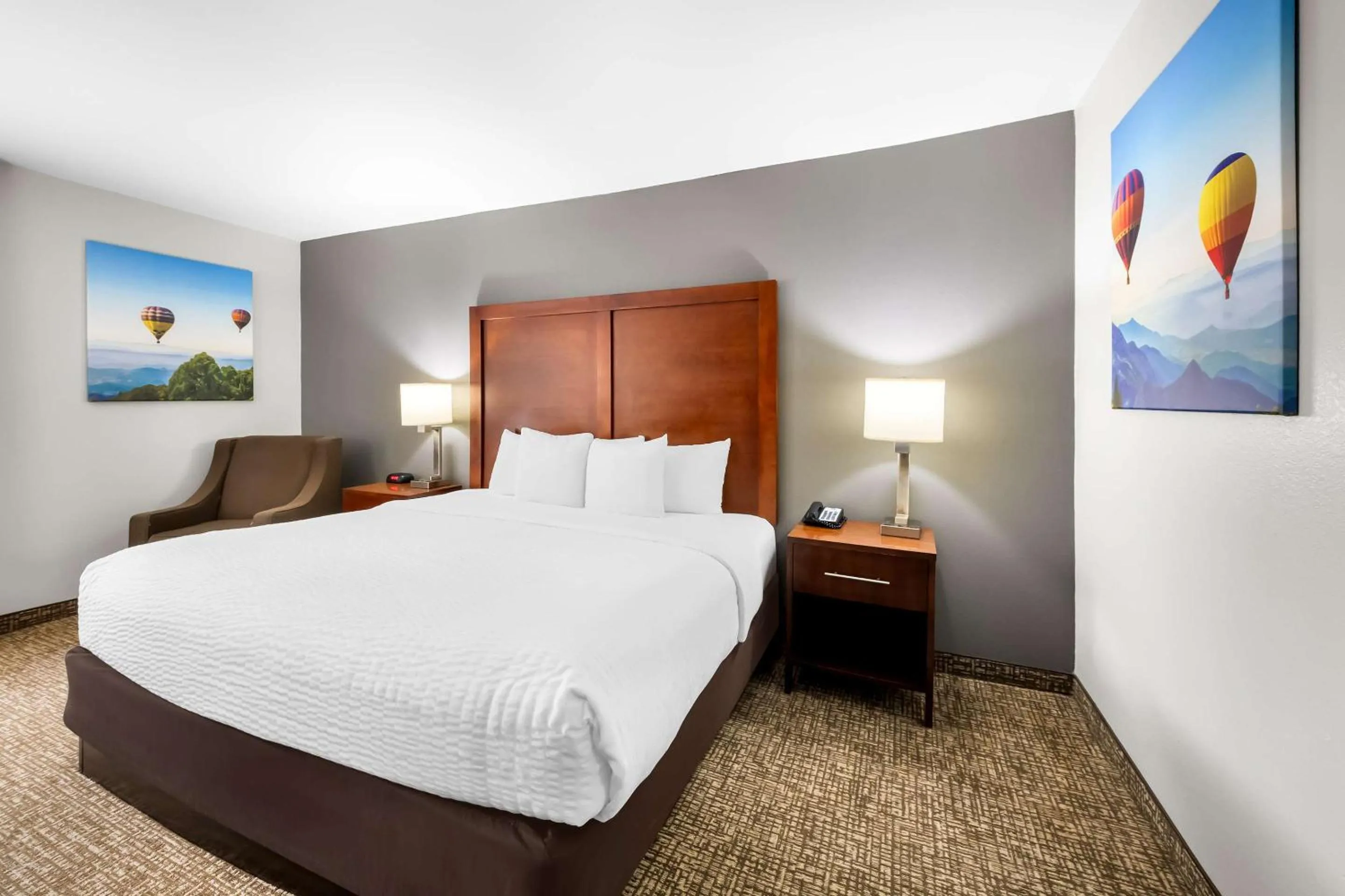 Bedroom, Bed in Comfort Inn Apex - Holly Springs