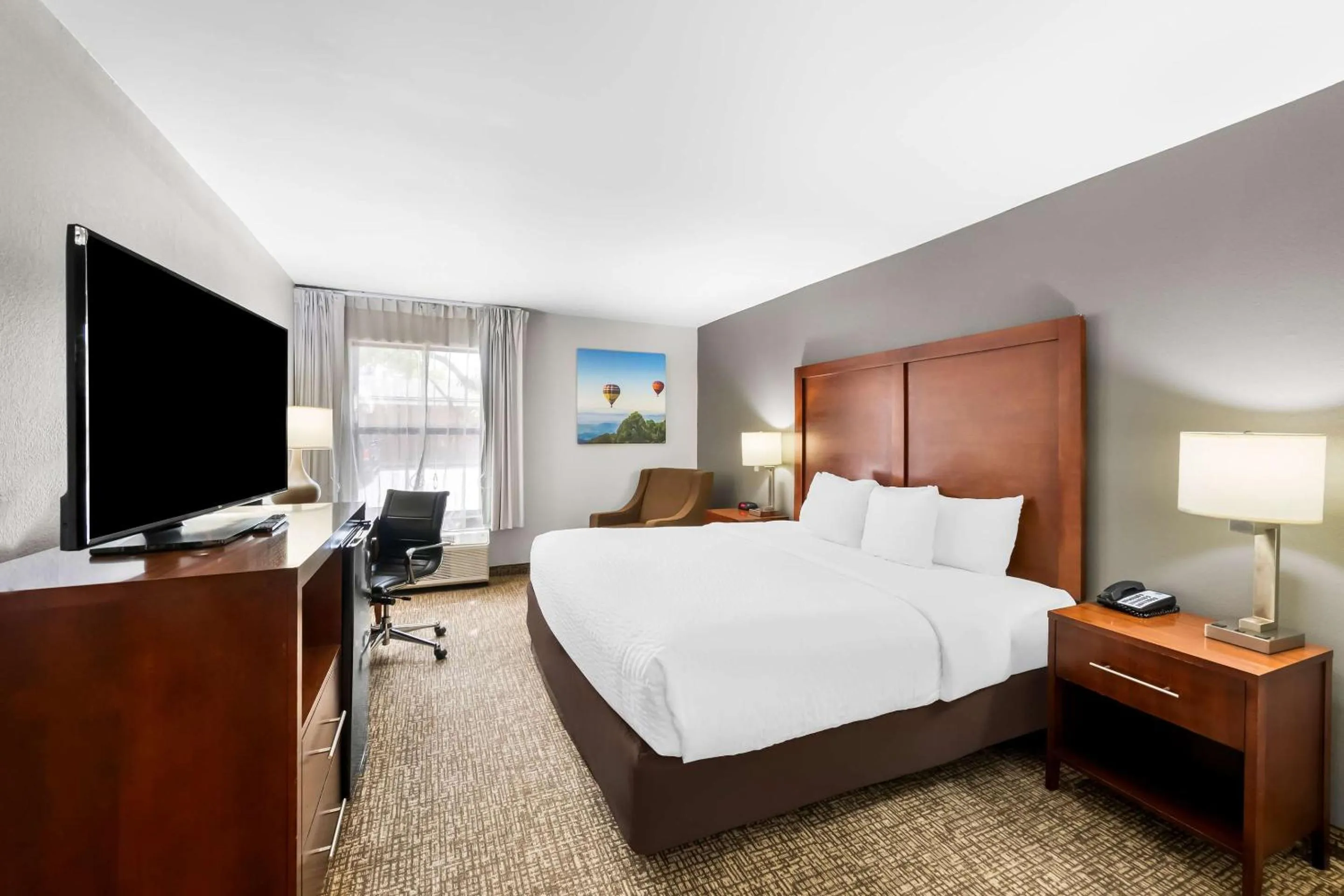 Bedroom, Bed in Comfort Inn Apex - Holly Springs