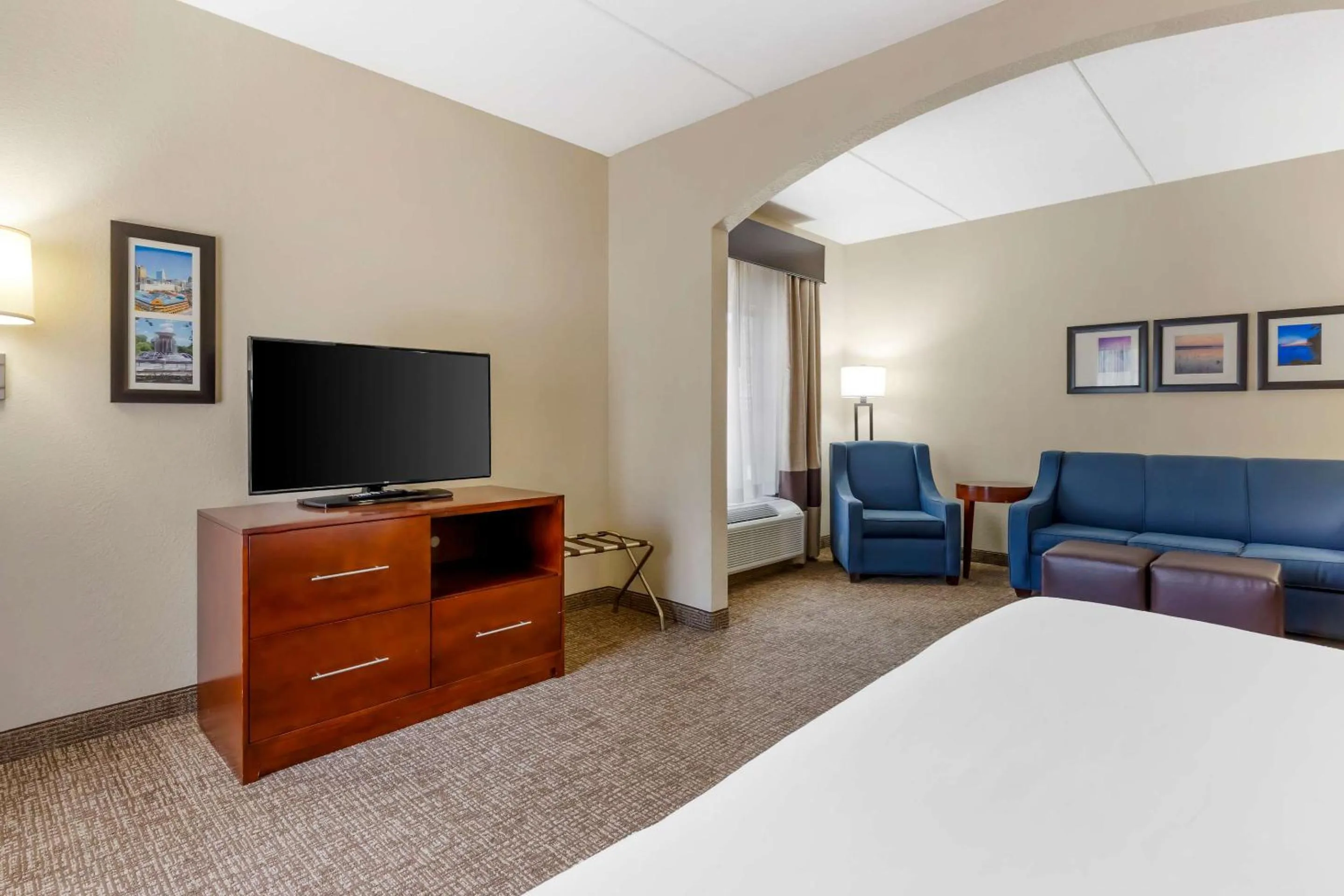 Bedroom, Bed in Comfort Suites Regency Park