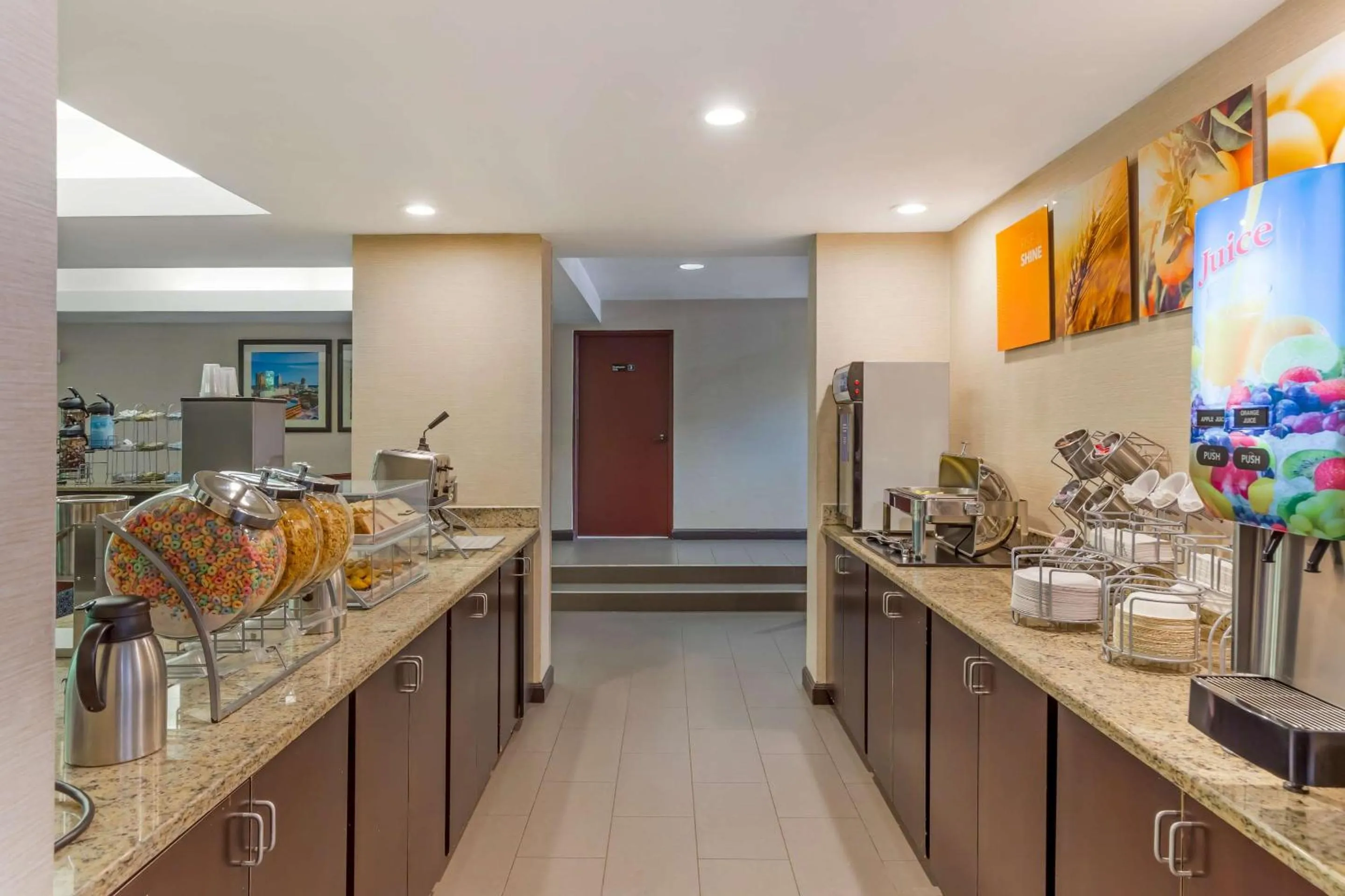 Breakfast in Comfort Suites Regency Park