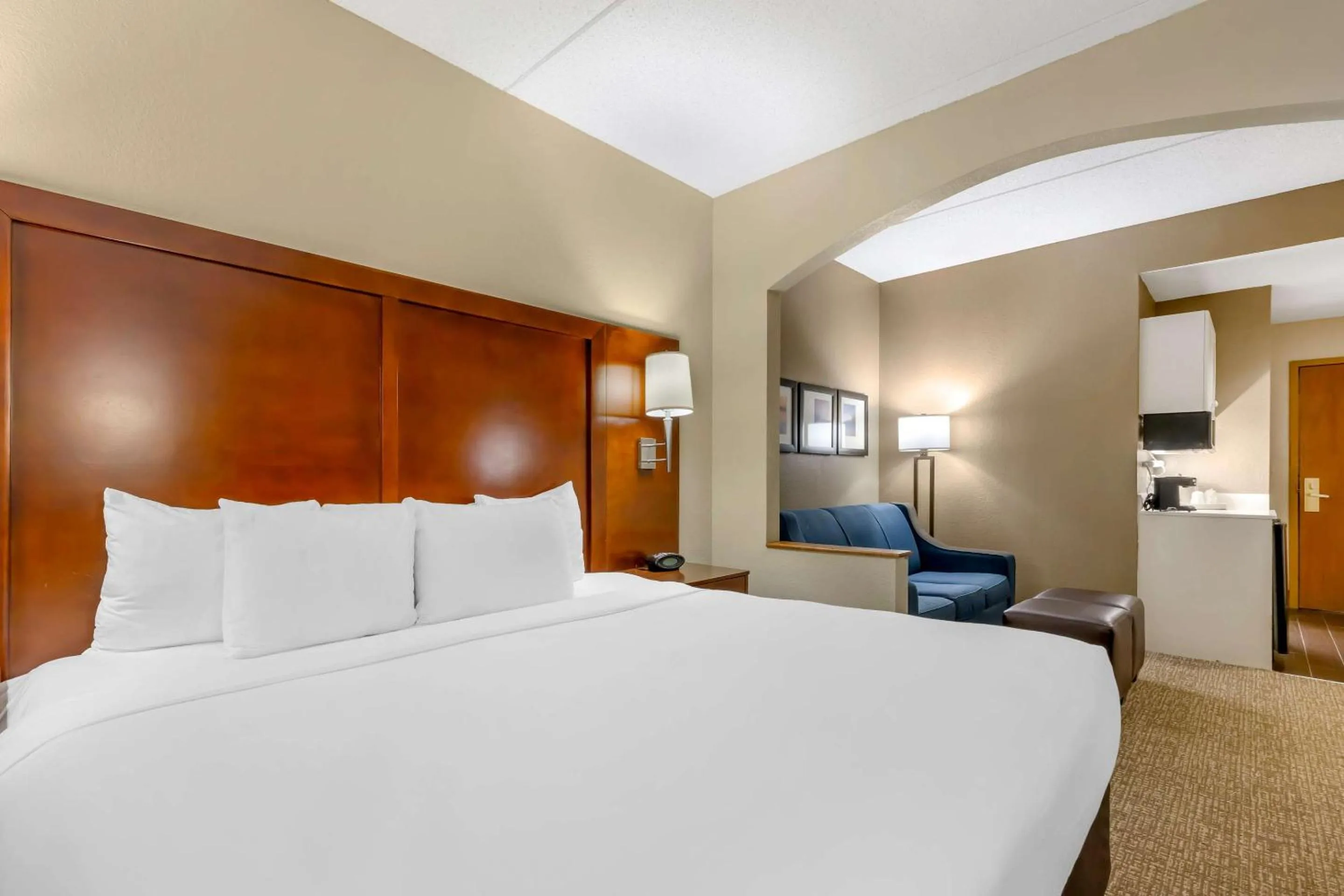 Bedroom, Bed in Comfort Suites Regency Park