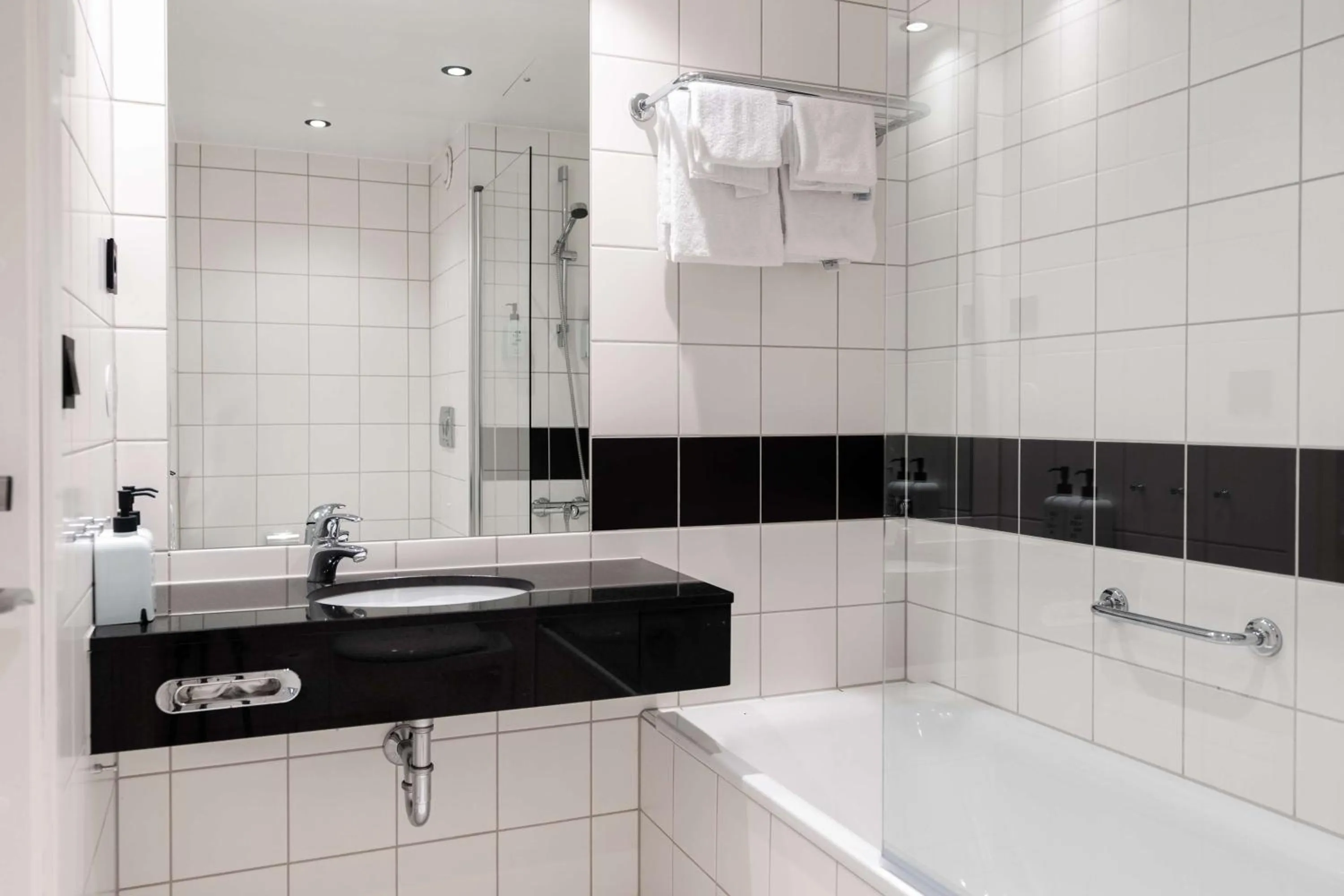 Bathroom in Scandic Nidelven