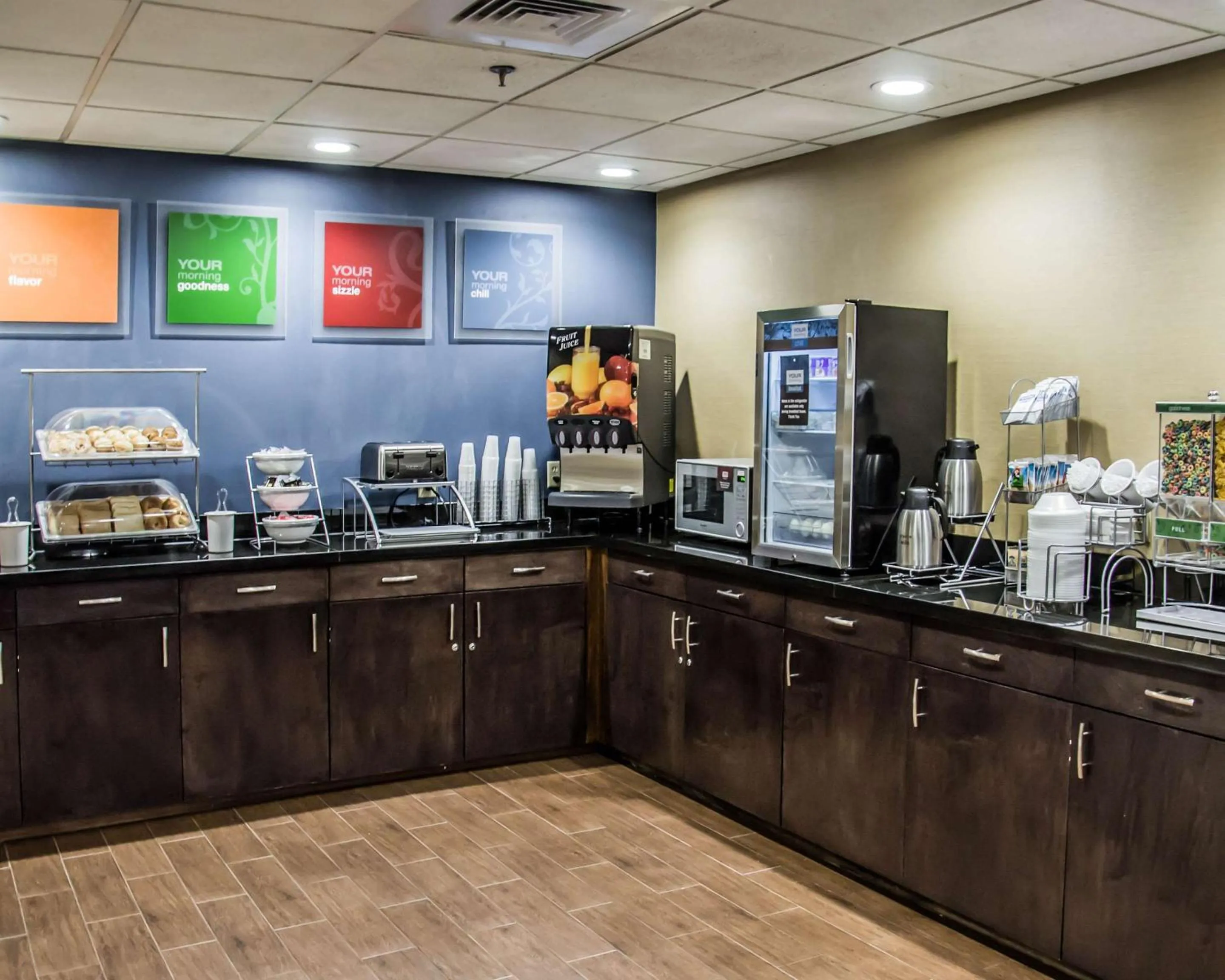 Breakfast in Comfort Suites University - Research Park