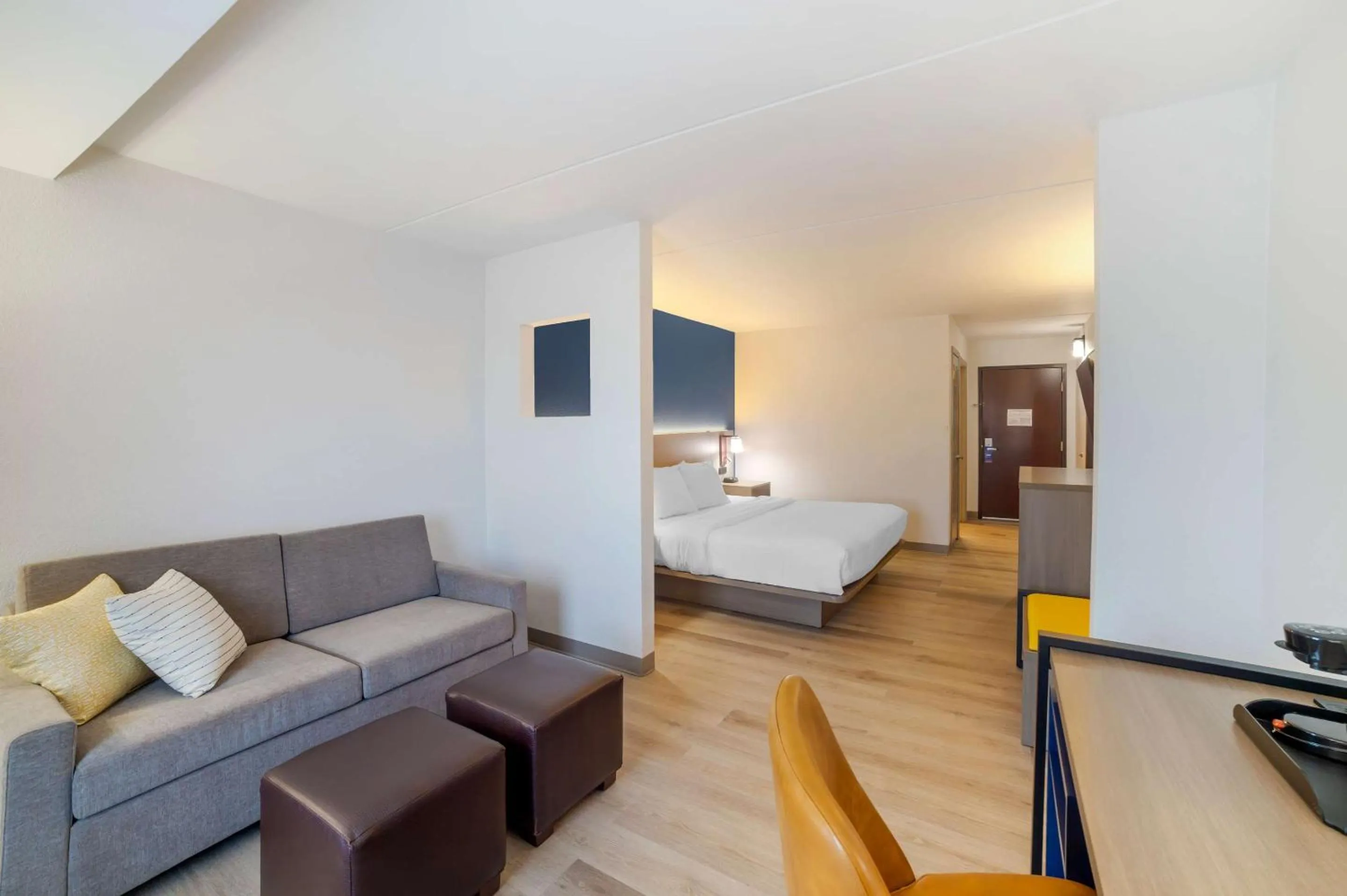 Bedroom, Bed in Comfort Inn Asheville Airport