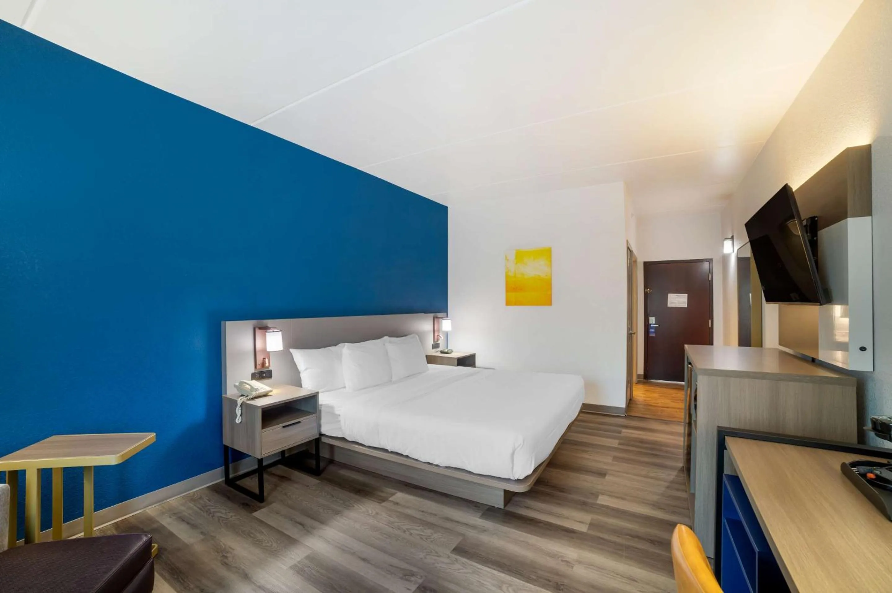 Bedroom, Bed in Comfort Inn Asheville Airport