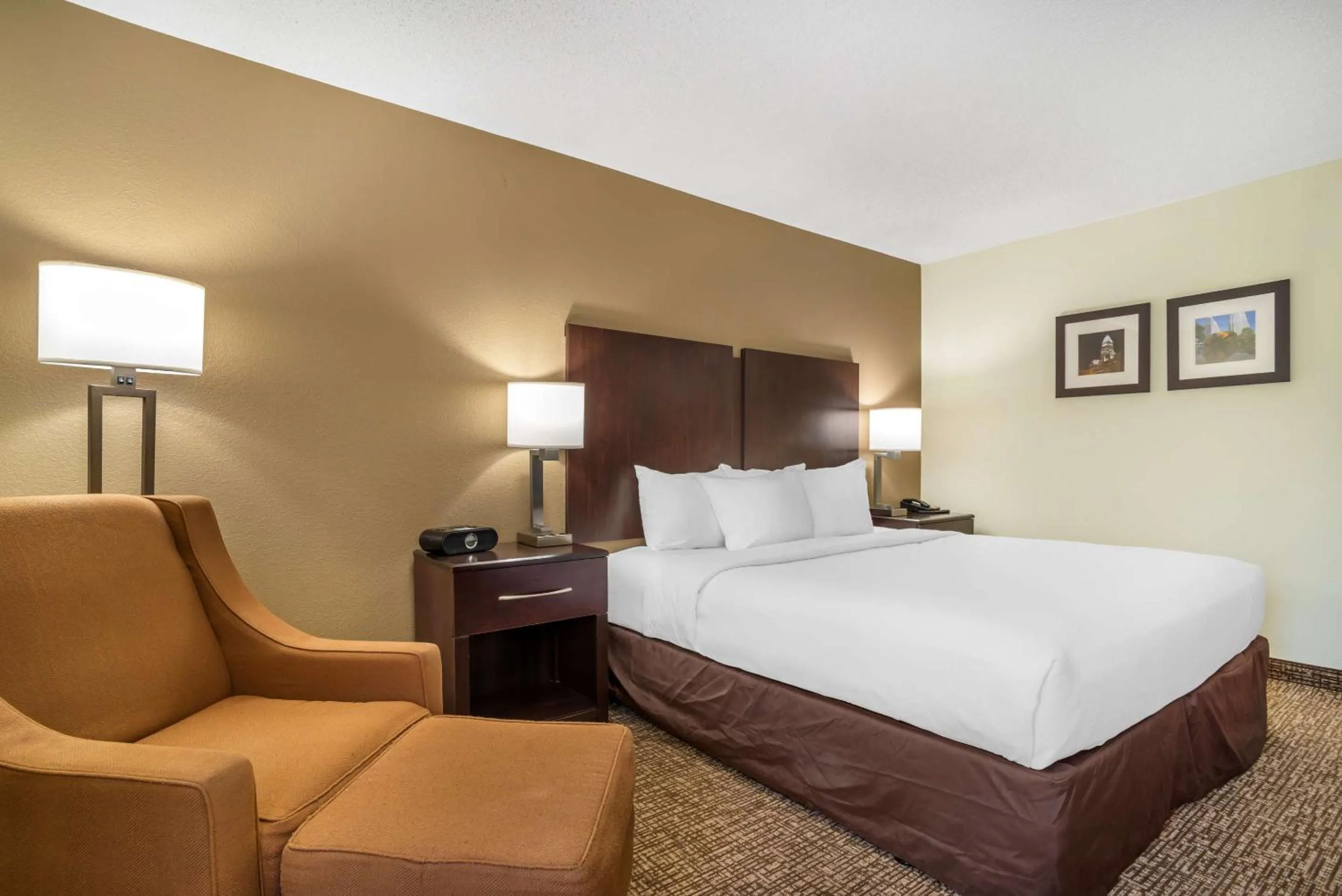 Bedroom, Bed in Comfort Inn & Suites Lake Norman