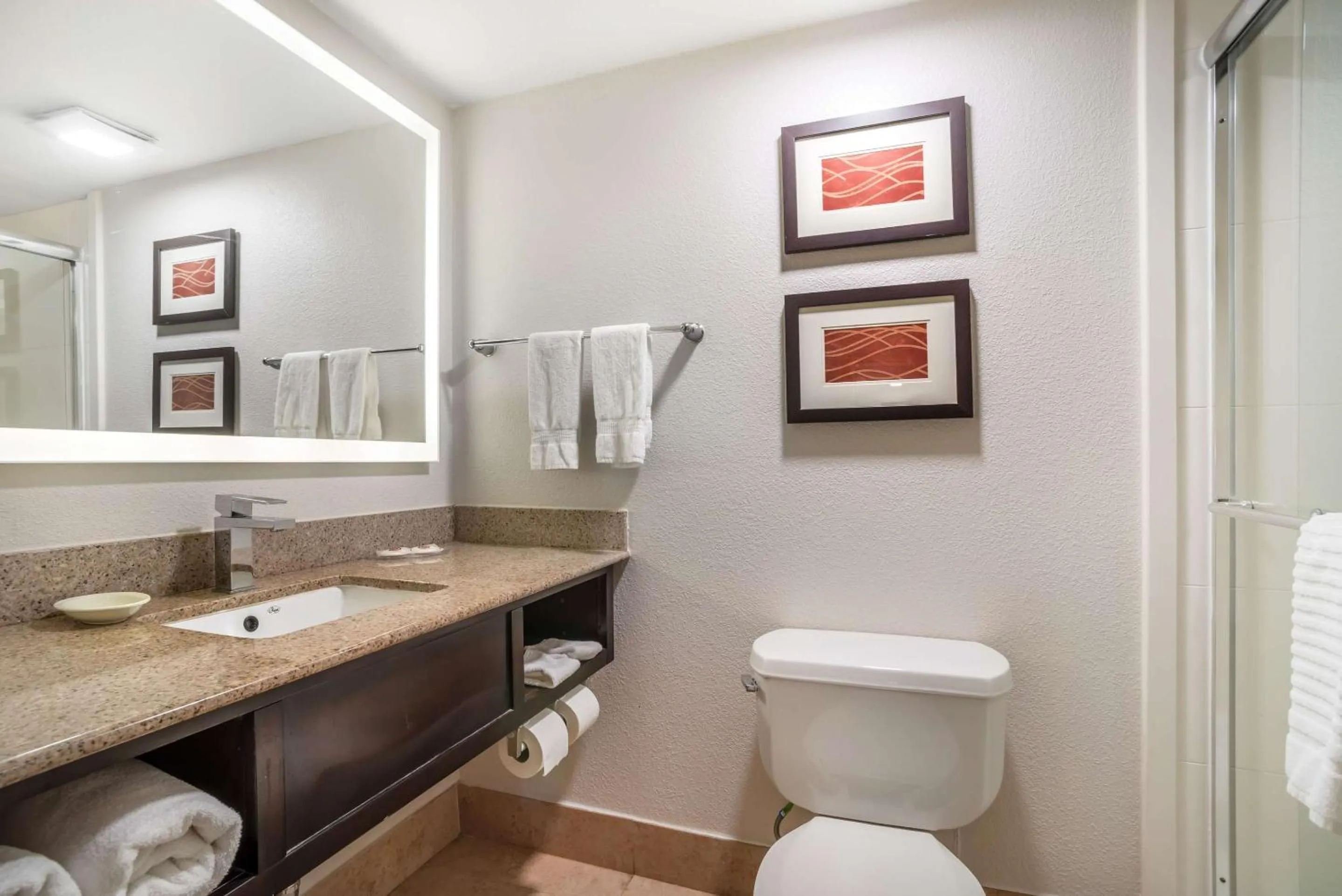 Bedroom in Comfort Inn & Suites Lake Norman