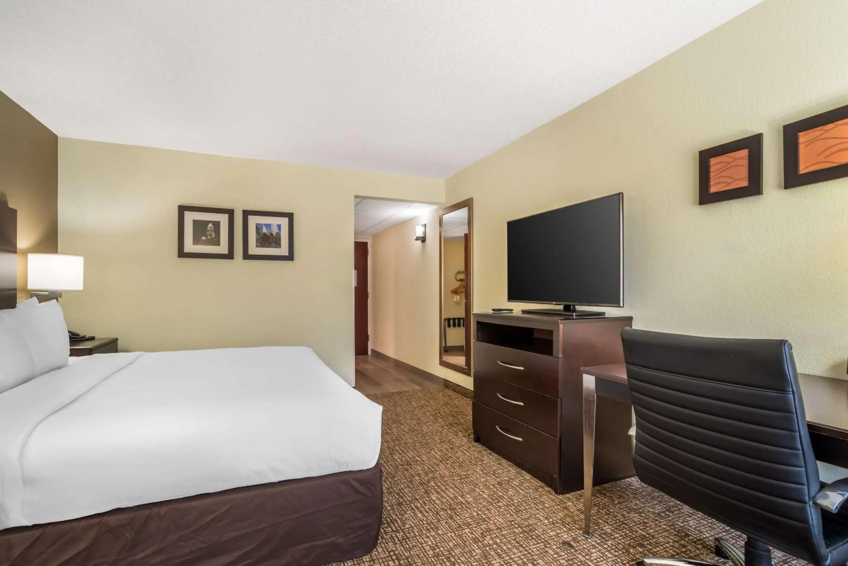Bedroom, Bed in Comfort Inn & Suites Lake Norman