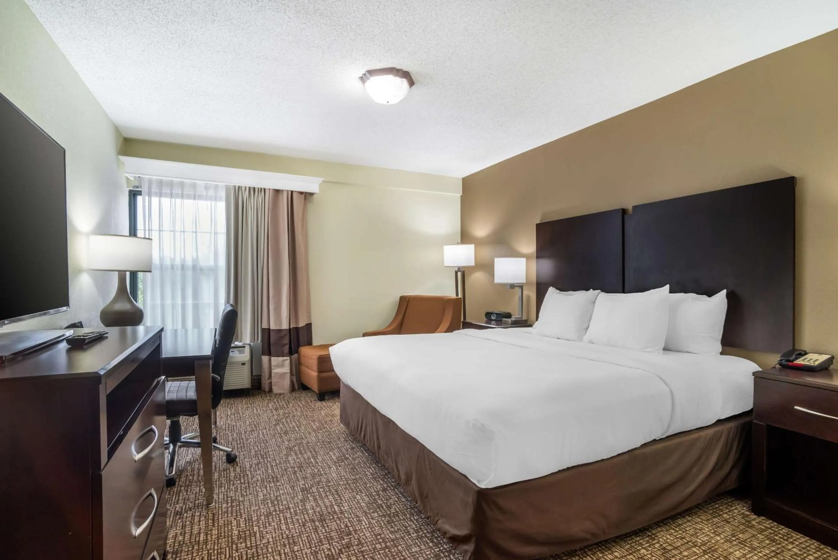 Bedroom, Bed in Comfort Inn & Suites Lake Norman