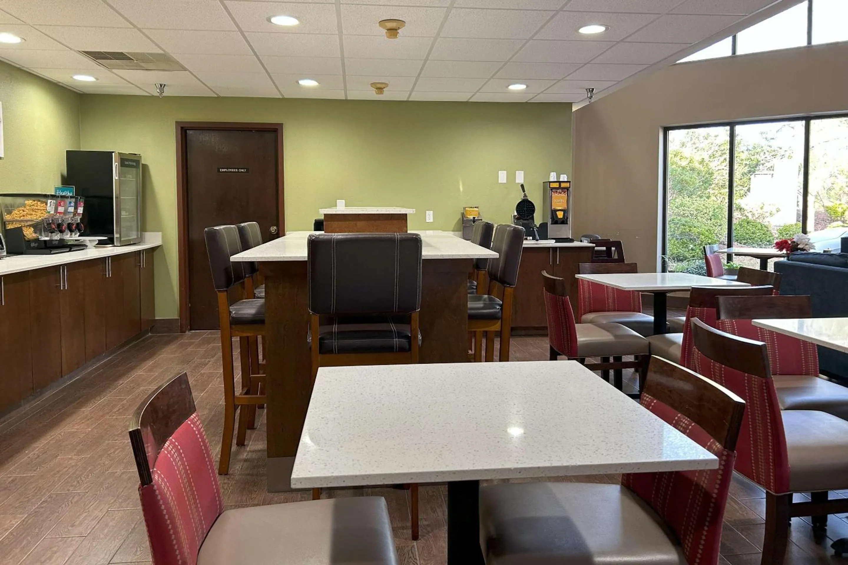 Breakfast in Quality Inn & Suites Tarboro - Kingsboro