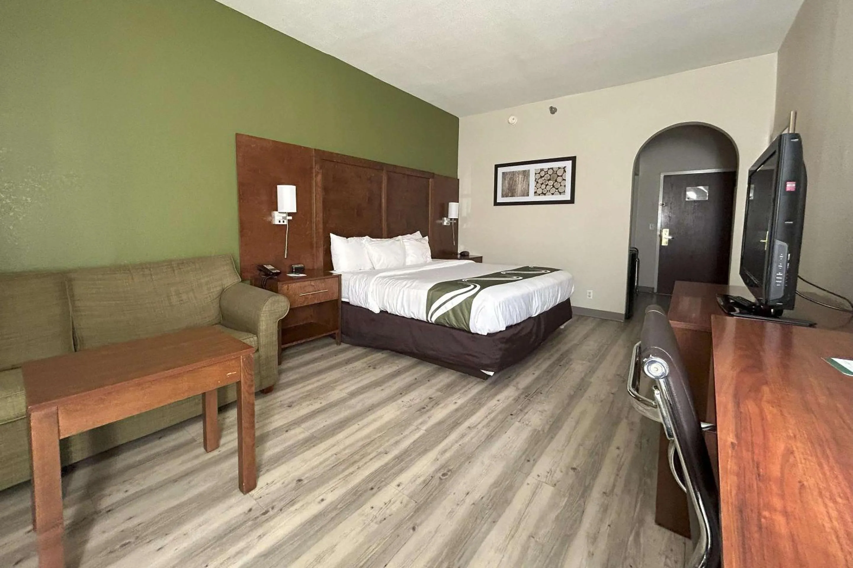 Bedroom, Bed in Quality Inn & Suites Tarboro - Kingsboro