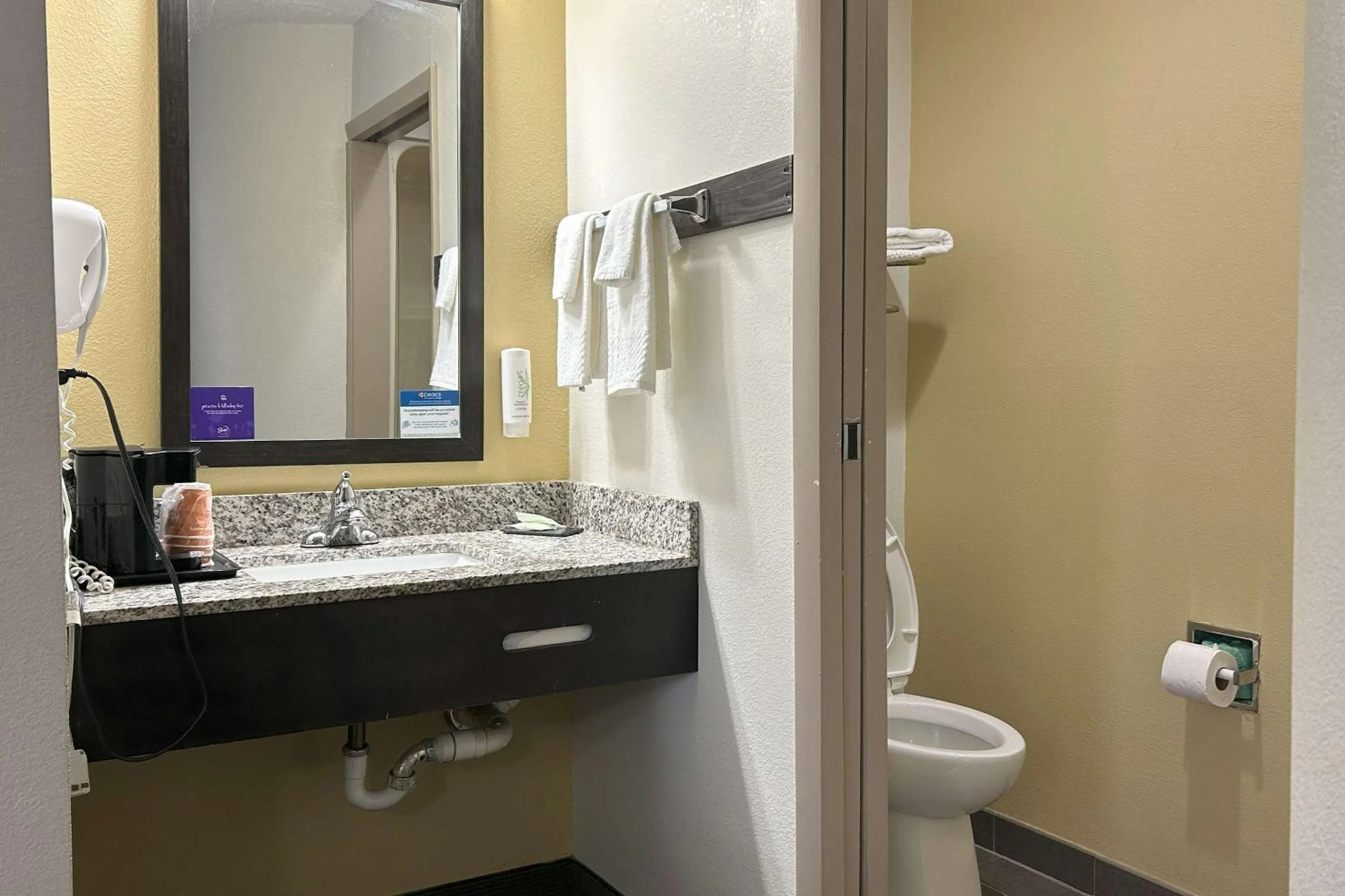 Bedroom in Sleep Inn Wilson near I-95